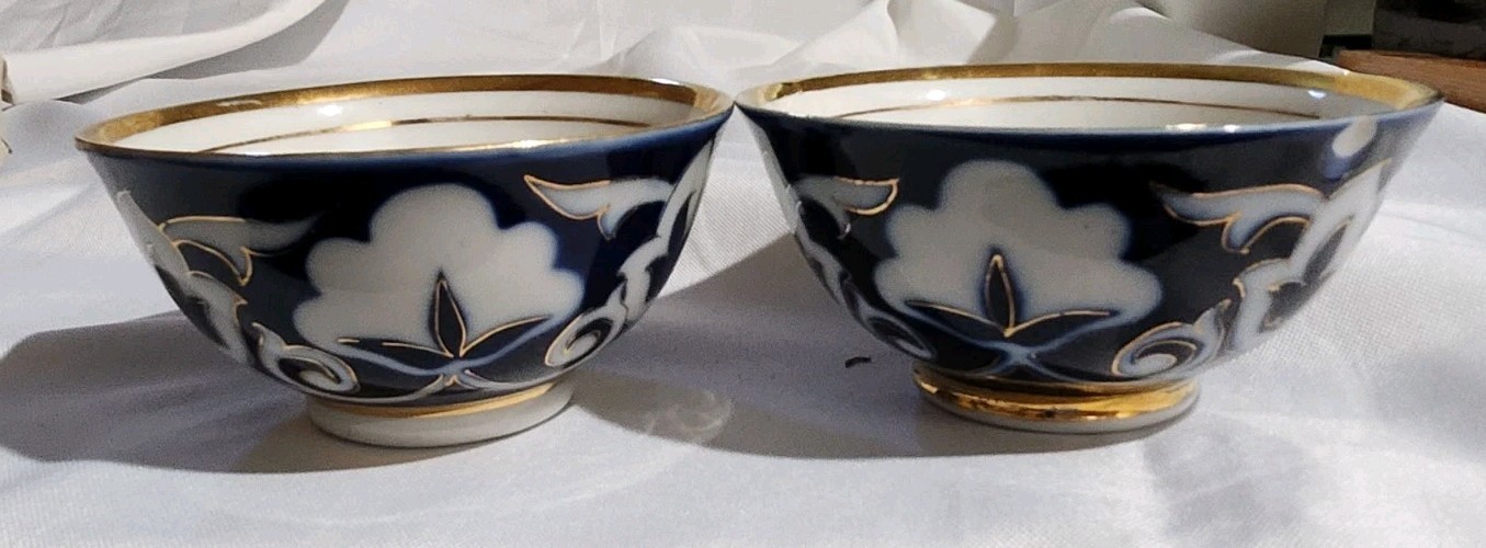 Set Of 3 Vintage Porcelain Bowls Colbalt Blue Floral Gold Trim 4.25″D 2″T