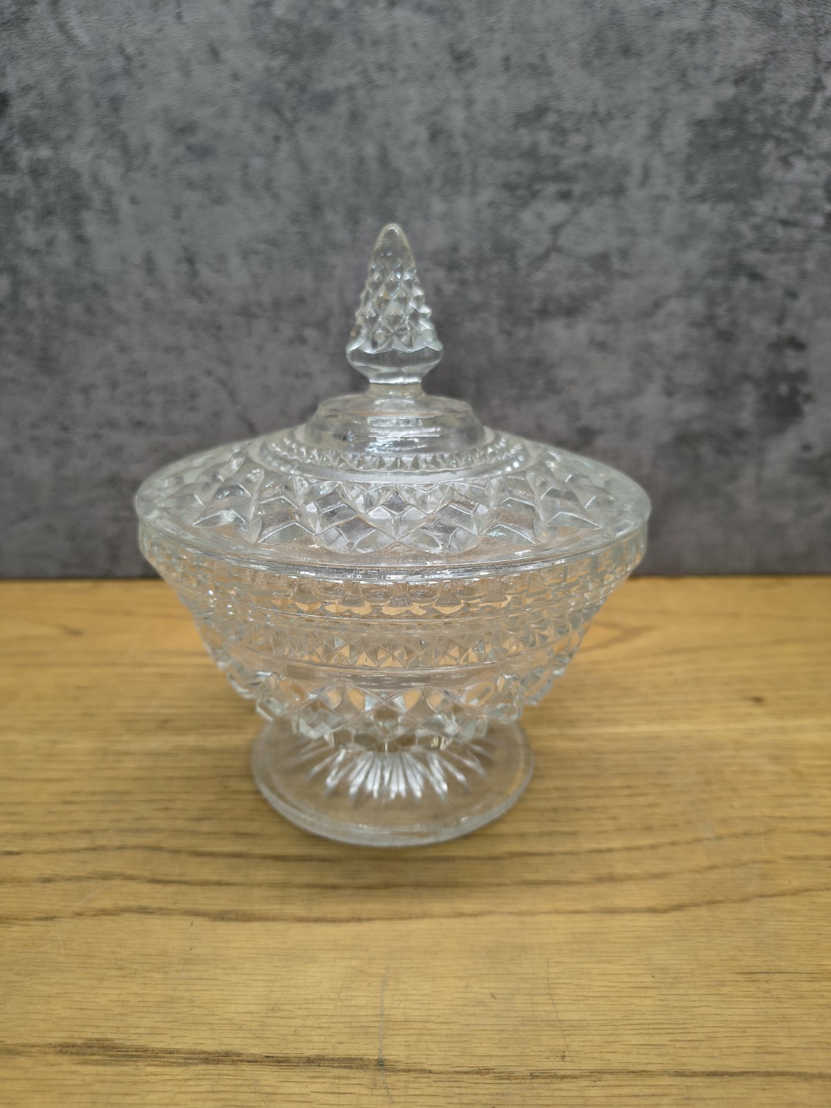 Vintage 1960s Anchor Hocking Wexford Crystal Candy Dish Complete with Lid