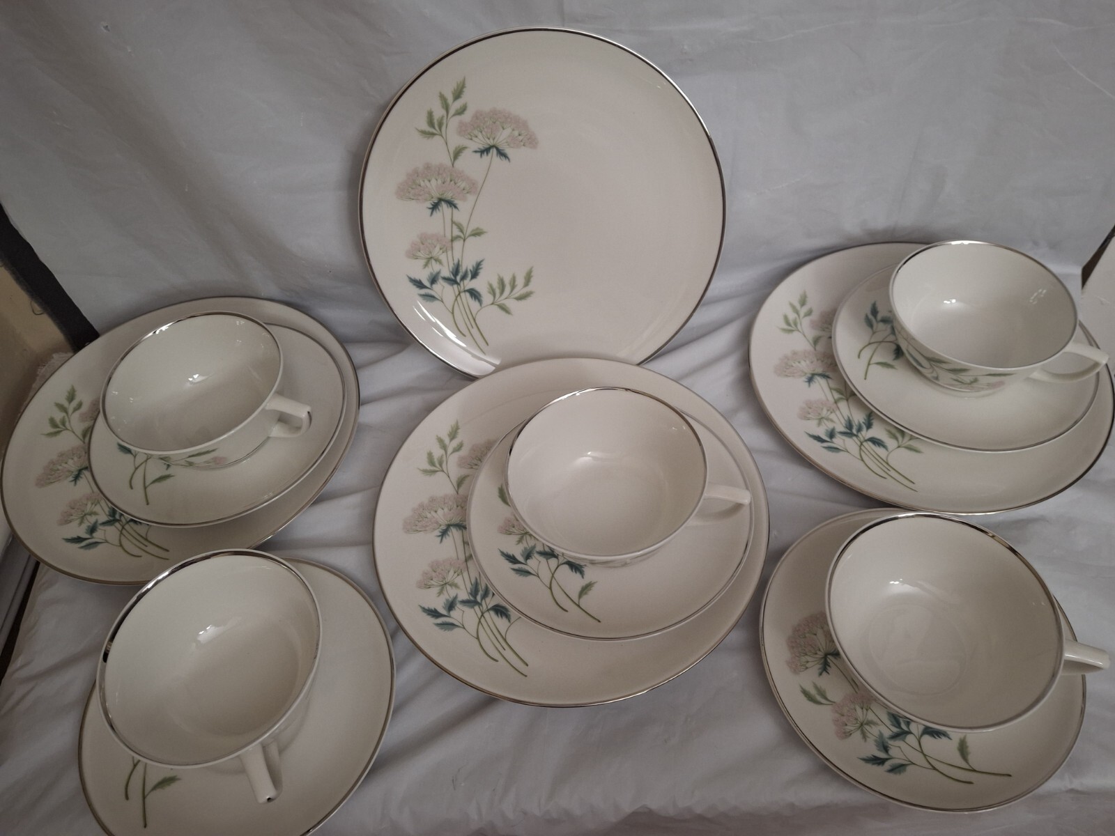 Vogue Platinum Band Fine China “Catalina” 15 Piece Lot Plates,Cups & Saucers