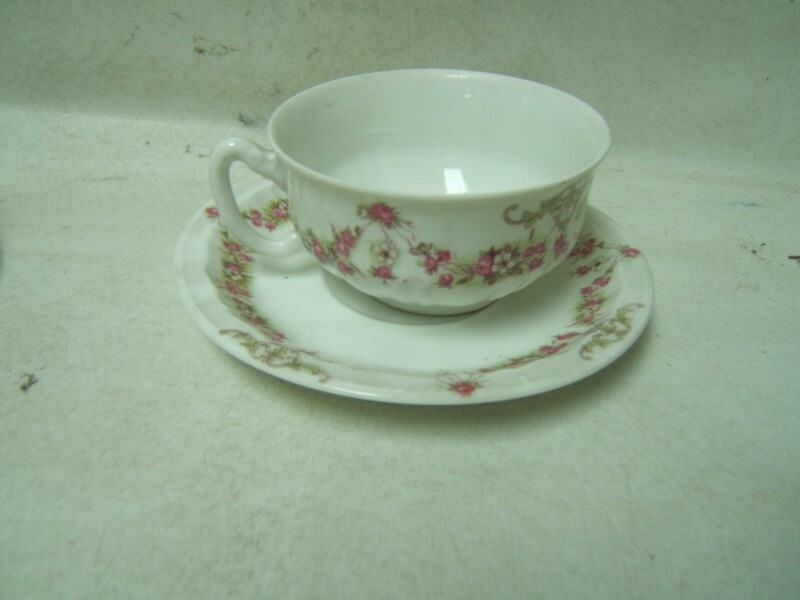 Vienna Austria VNN2 Cups & Saucers Lot of 4 Sets No chips