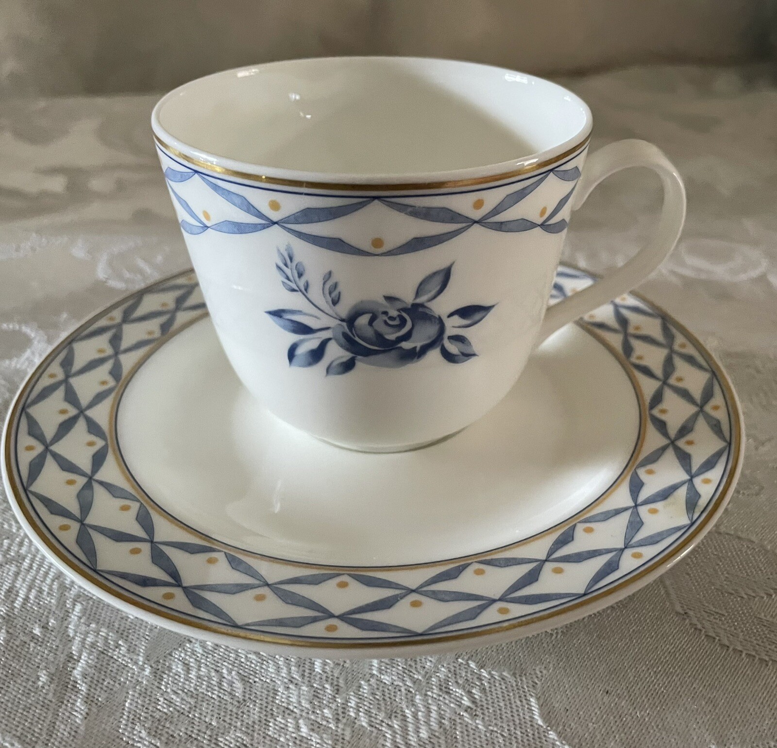 Hutschenreuther Coffee Cup & Saucer Bone China Porcelain Bavaria Germany Unused