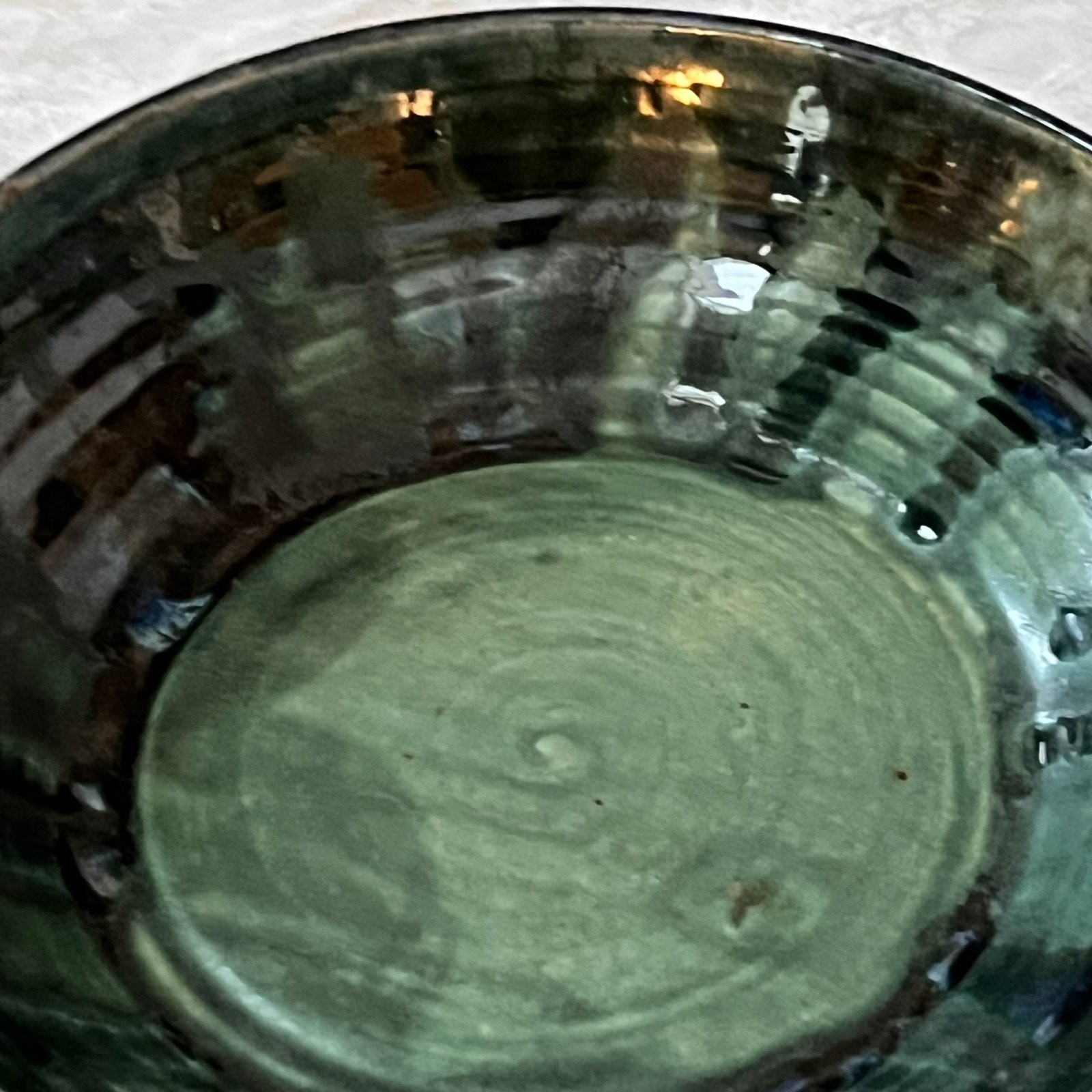 1995 Studio Art Pottery Bowl 11″ Dark Green Glaze Drip Glossy Finish