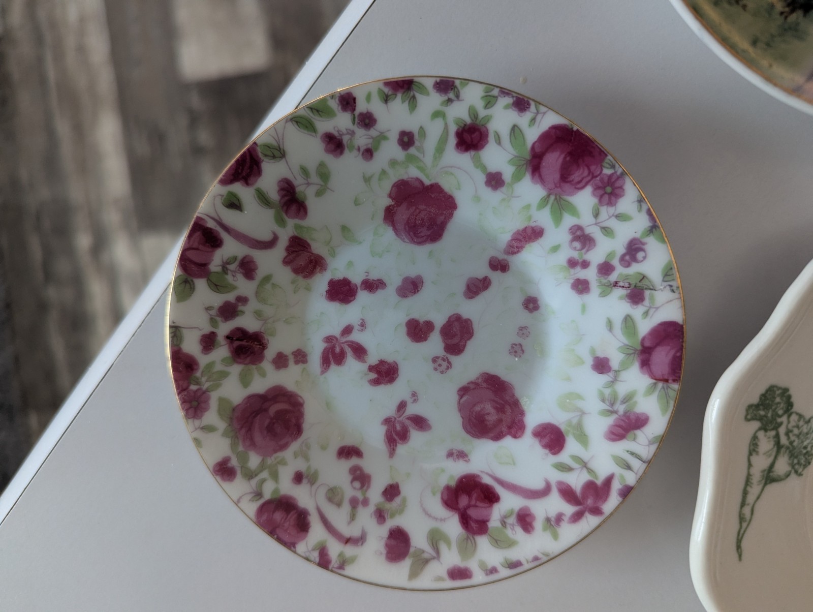 4 Shabby Cottage Vintage Mismatched Decorative Floral Plates Gallery Wall