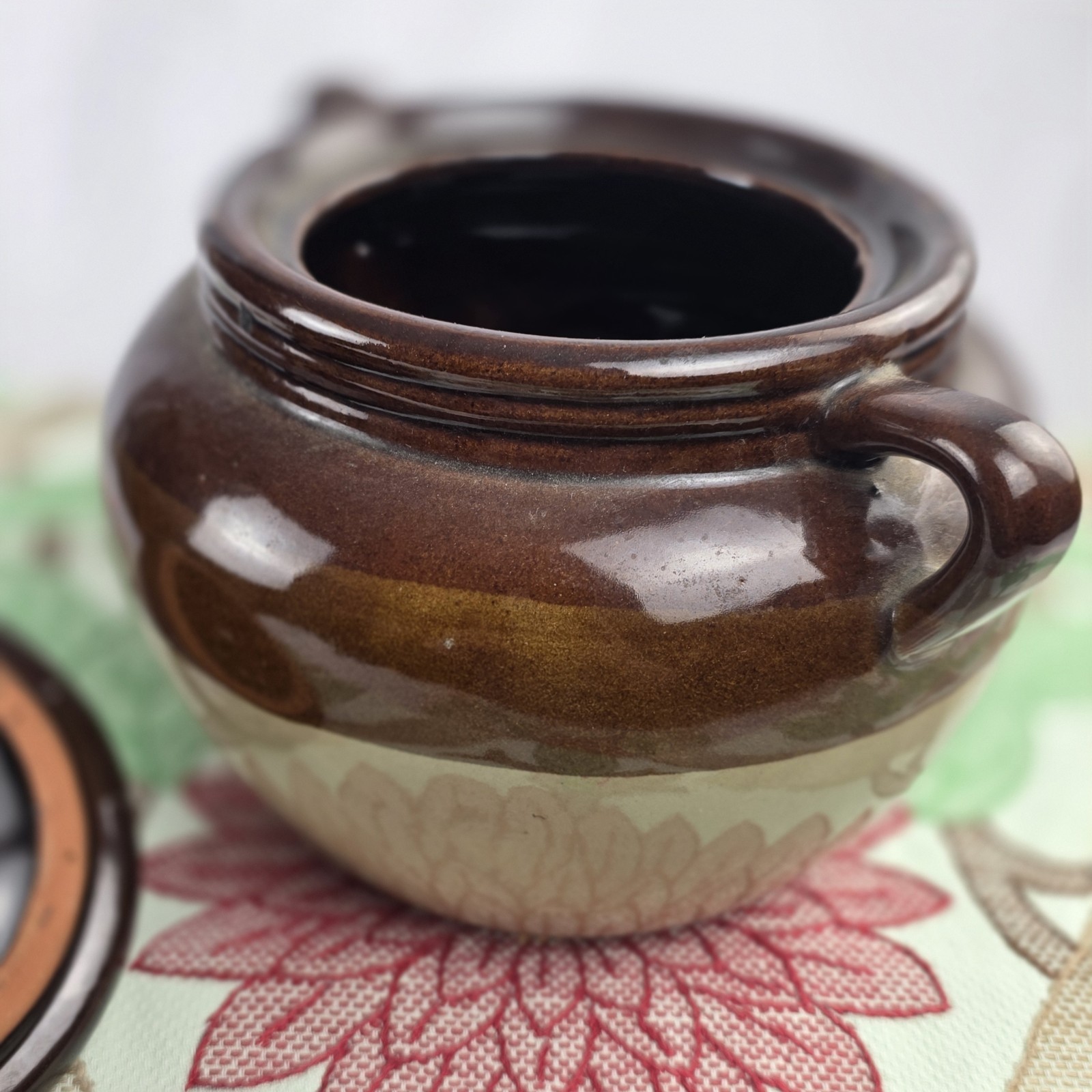 Stoneware Glazed Bean Pot With Beige Base & Dark Brown Top
