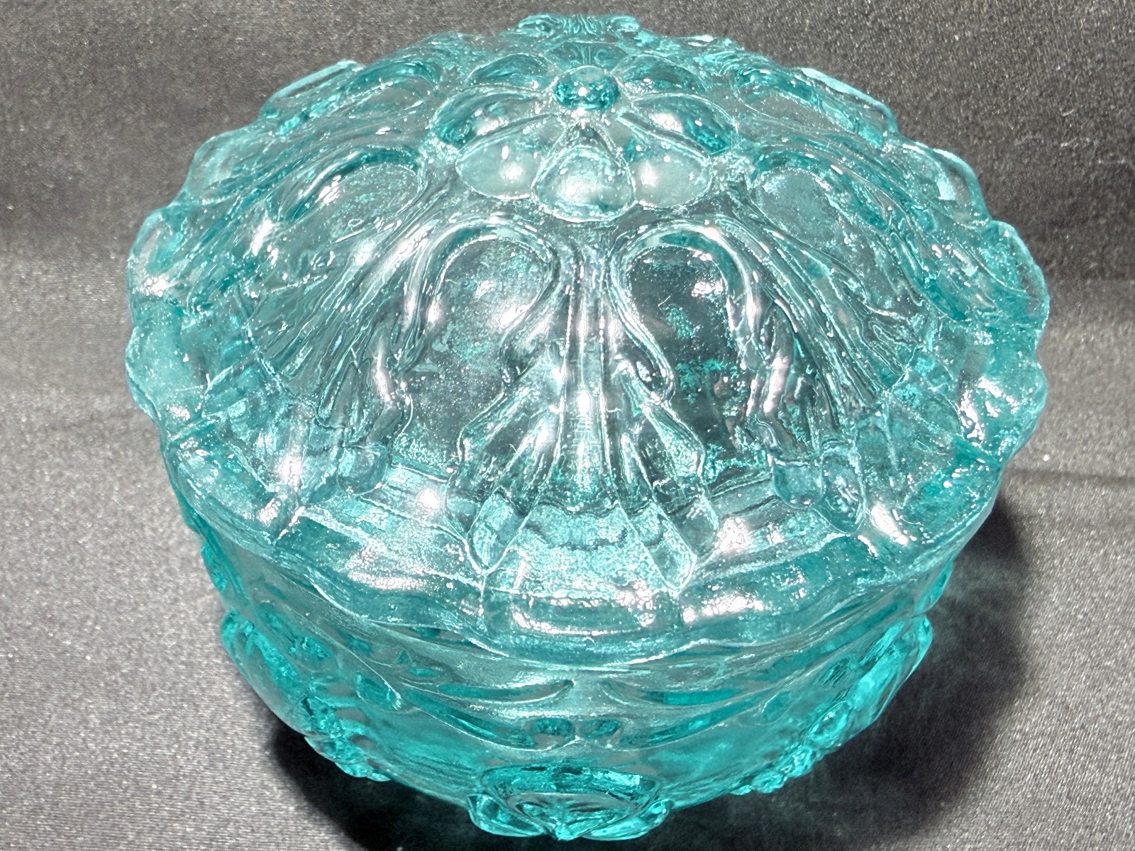Teal Green Vaseline Uranium glass covered candy dish coffee sugar jar powder box