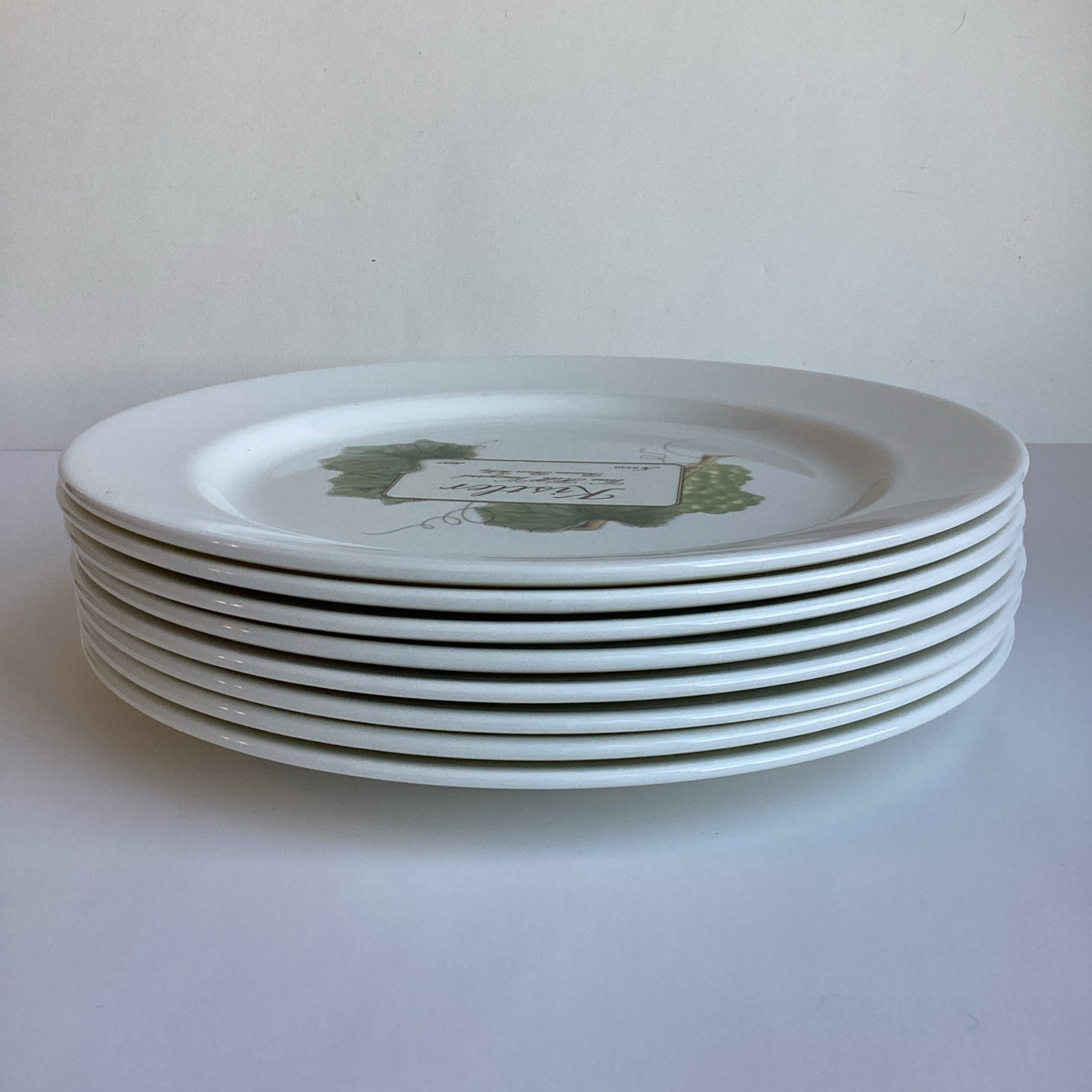 Wedgwood Grand Gourmet Vintage Collection Dinner Plates Set 8 Wine Label 9-3/4”
