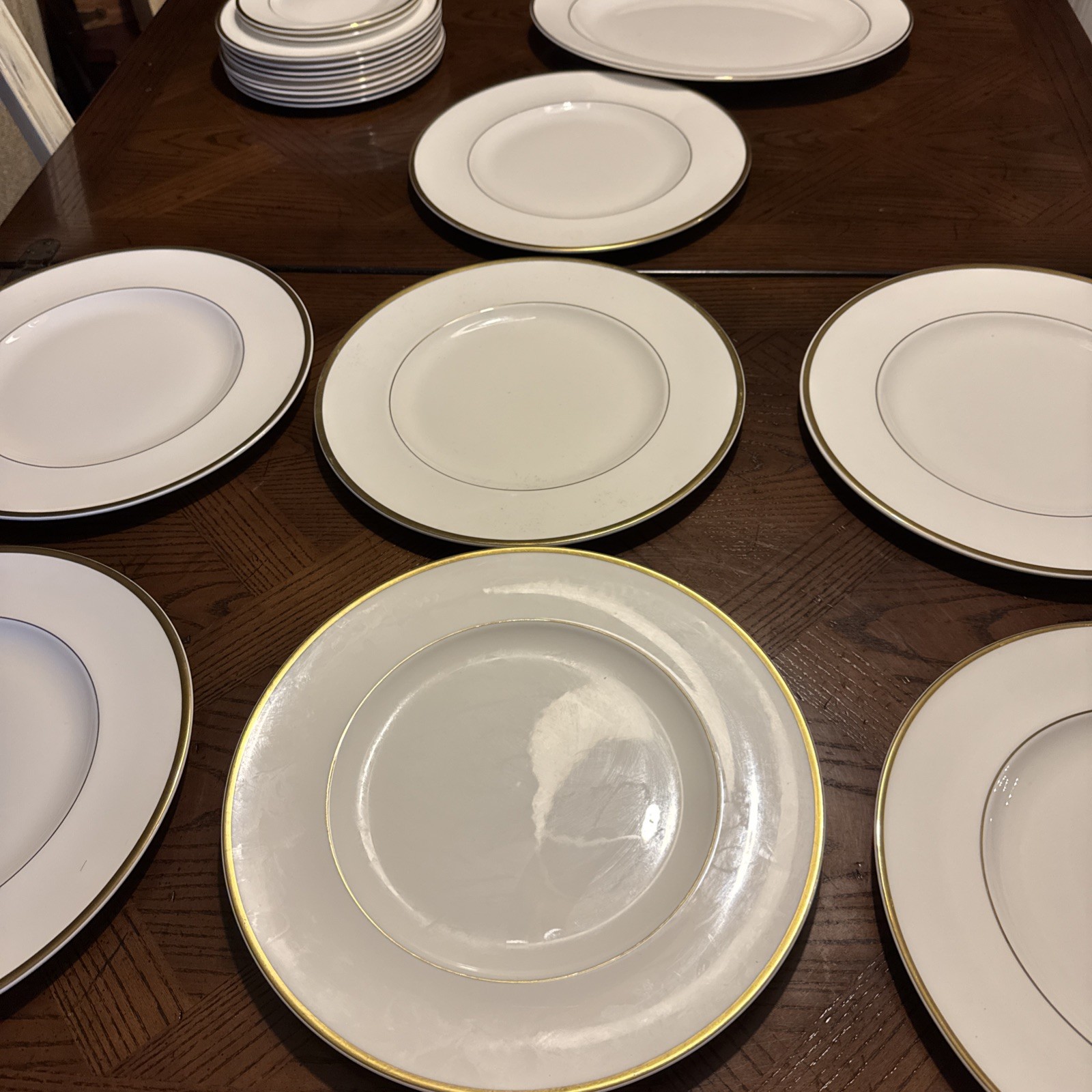 7 Royal Doulton Fine China ‘Alice’ 10.5 Inch Dinner Plates Made In England Set