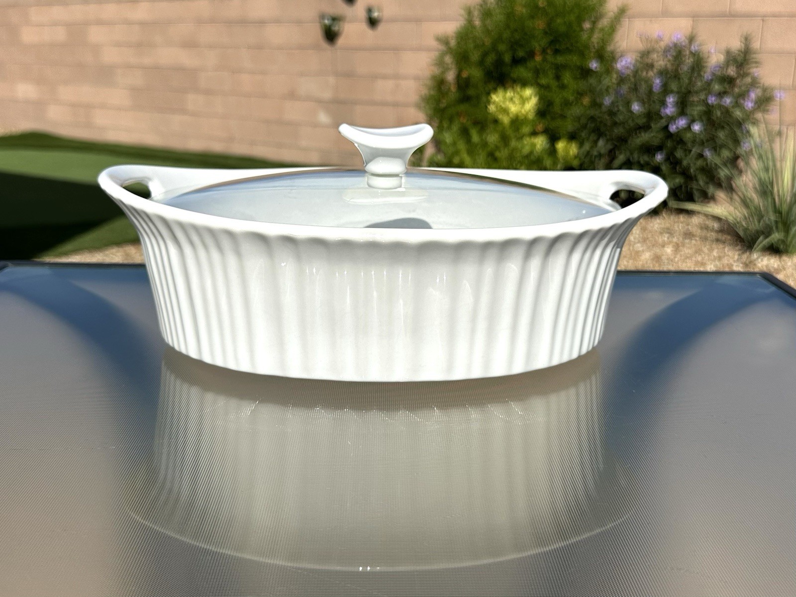 VTG Corning Ware French White 2.5 Qt/2.3 L Casserole Dish Handles With Lid