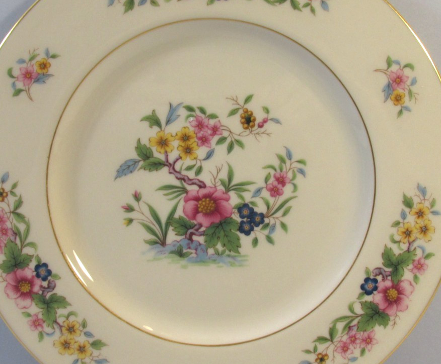 Lenox Avon Floral Dinner Plate with Gold Trim on Rim – S-300