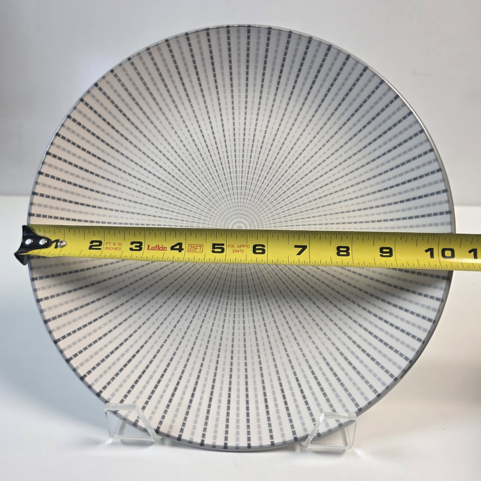 Gray and White Optical Illusion Dinner Plate 10 3/8″