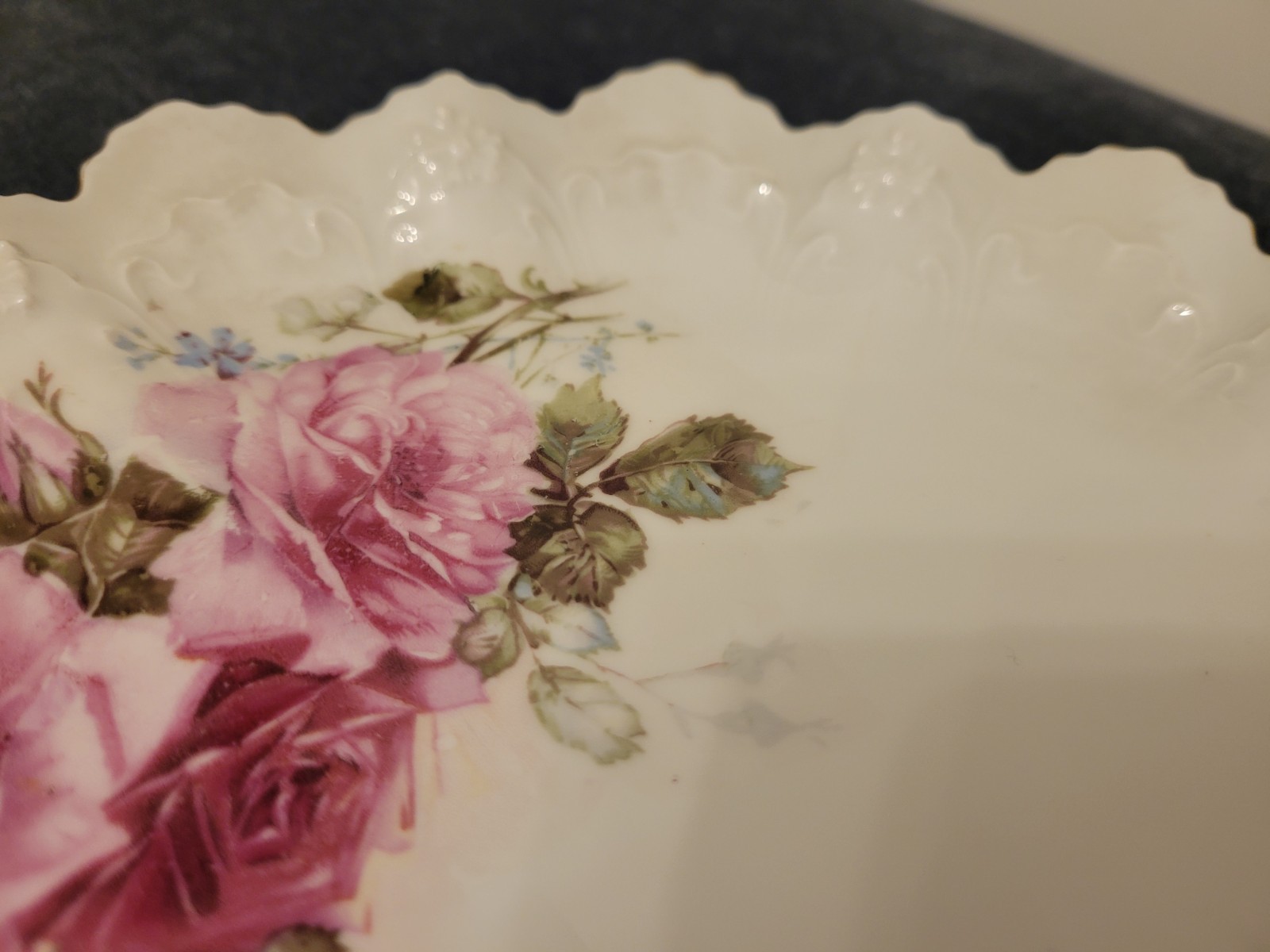 RS Prussia Antique 9″ Porcelain Plate Scalloped Floral Pink Roses 2282