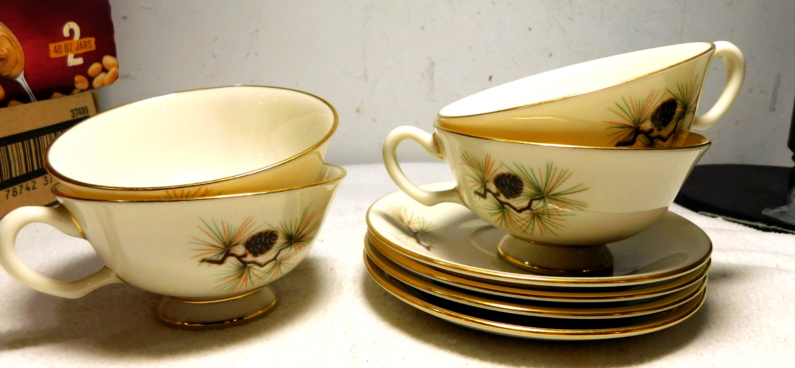 Set of 4 Vintage Lenox China Pine W-331 Cups and Saucers