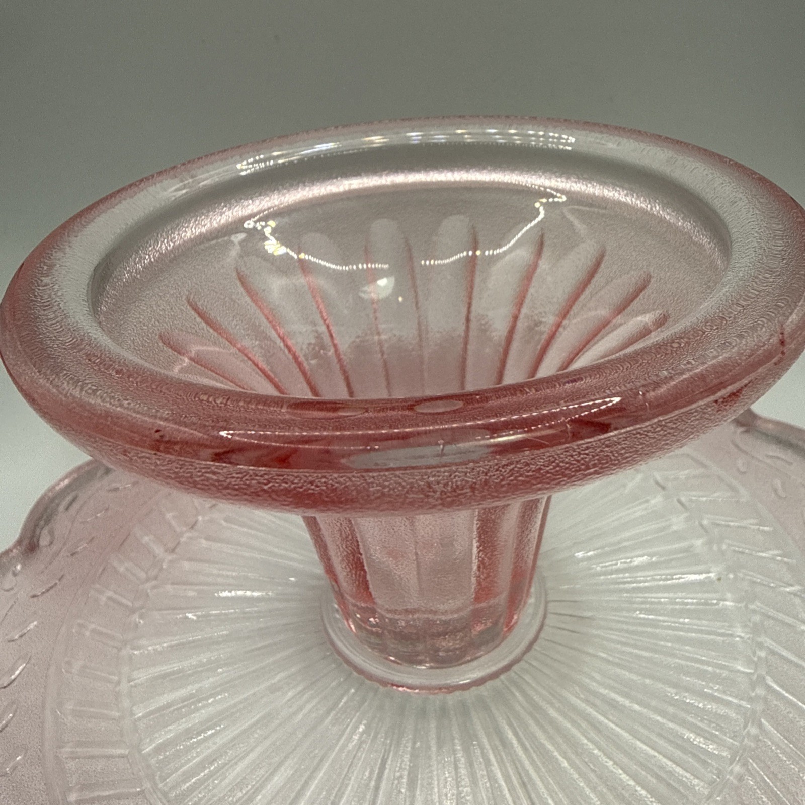 Cambridge Maison Pink Cake Stand By Circle Ware Crystal 9×3 inches