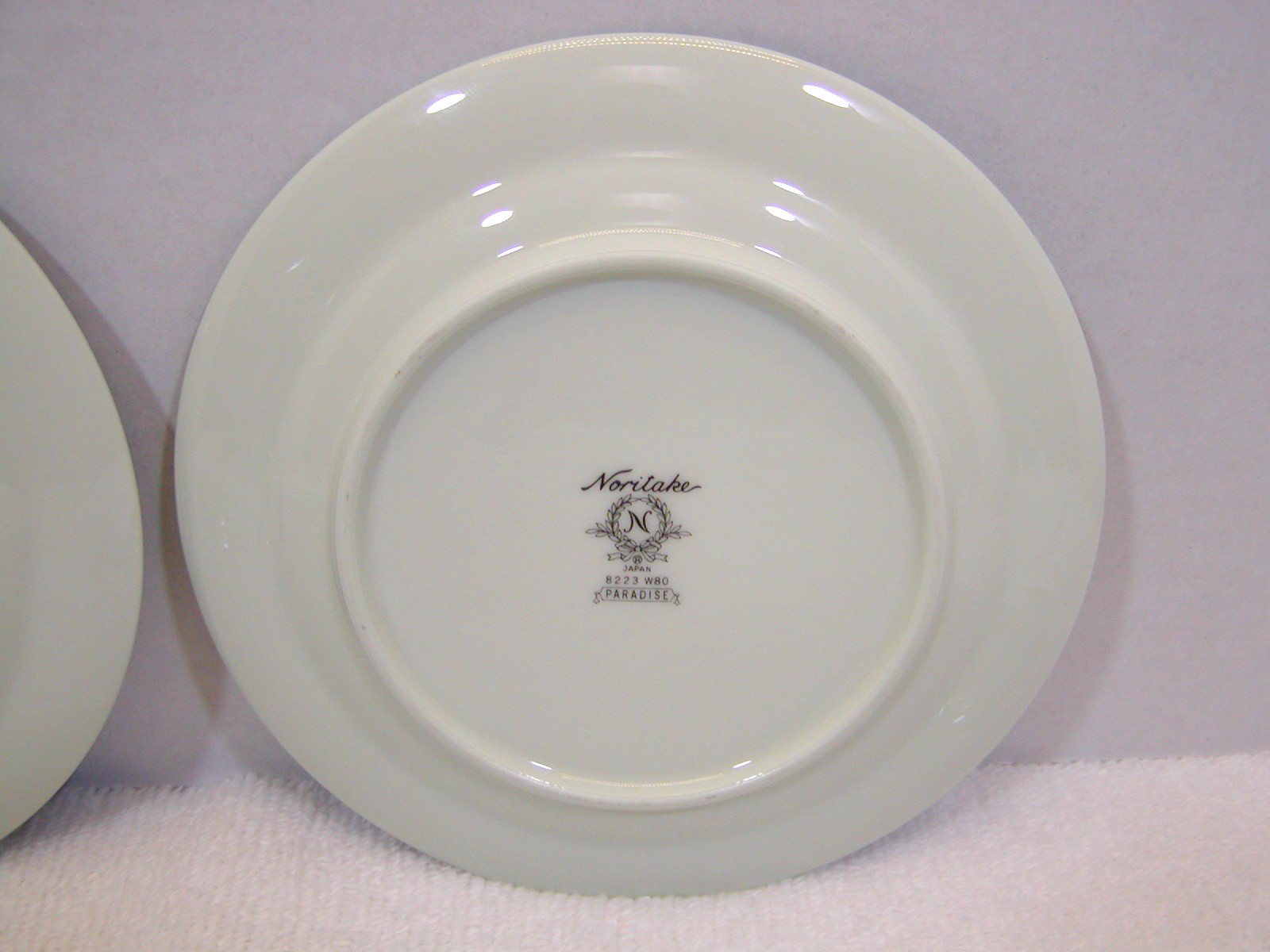 4 NORITAKE PARADISE 6-1/4″ BREAD/BUTTER DESSERT PLATES