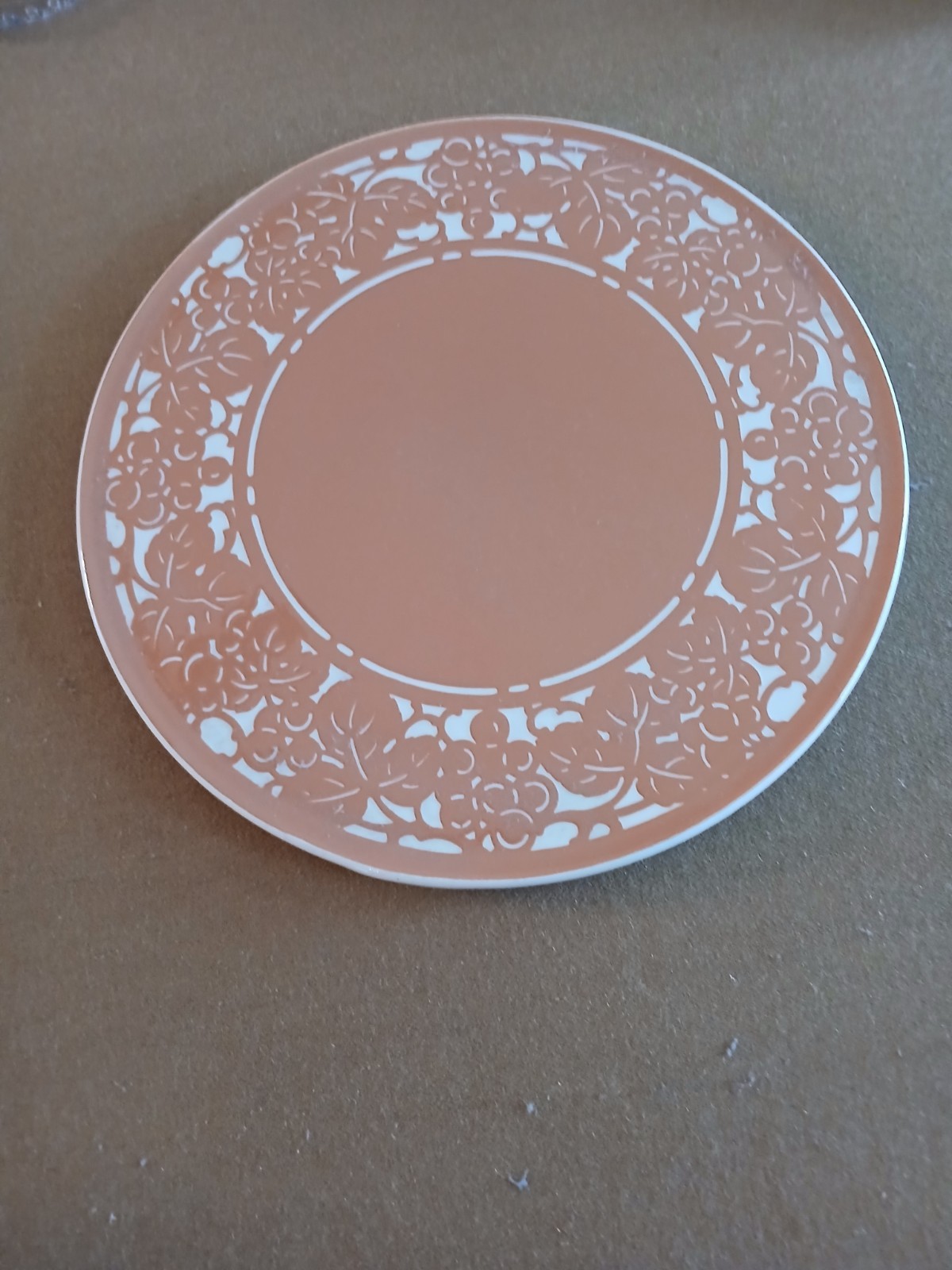 VILLEROY & BOCH SAXONY CONCORD ROUND PLATTER 12″ GRAPES & LEAVES PINK PEACH
