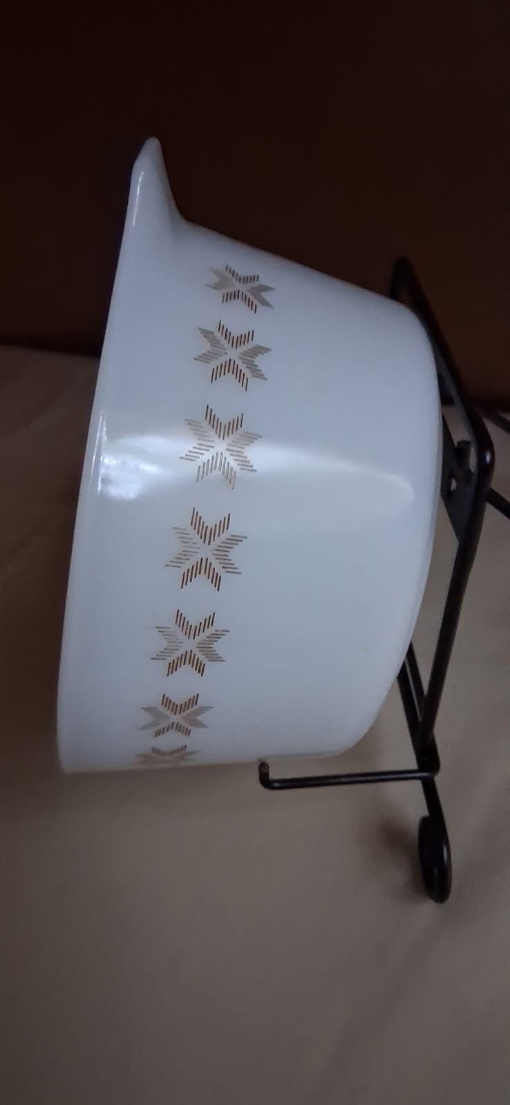 Vintage Pyrex Town And Country Set Of 2. 472 & 473. With 1 Lid Fits Either