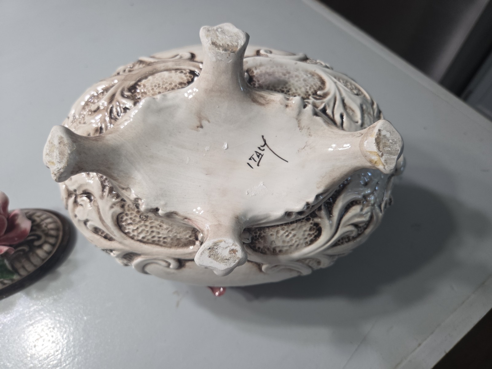 Capodimonte Style Footed Center Bowl/Tureen – Check Pictures As Also Description