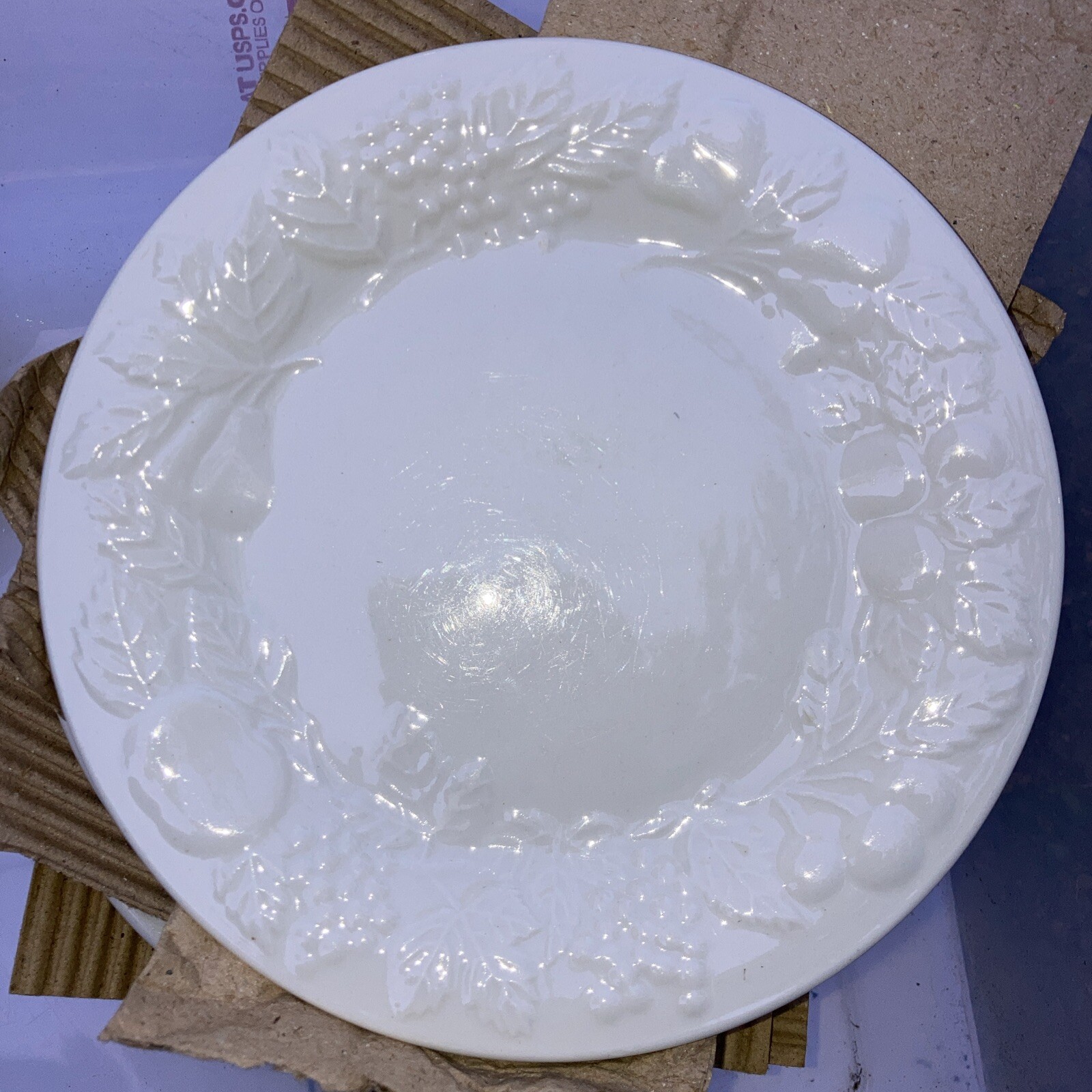 (x11 pcs) Gibson Housewares Salad Plates Embossed Raised Fruit Edge White 7 3/4”