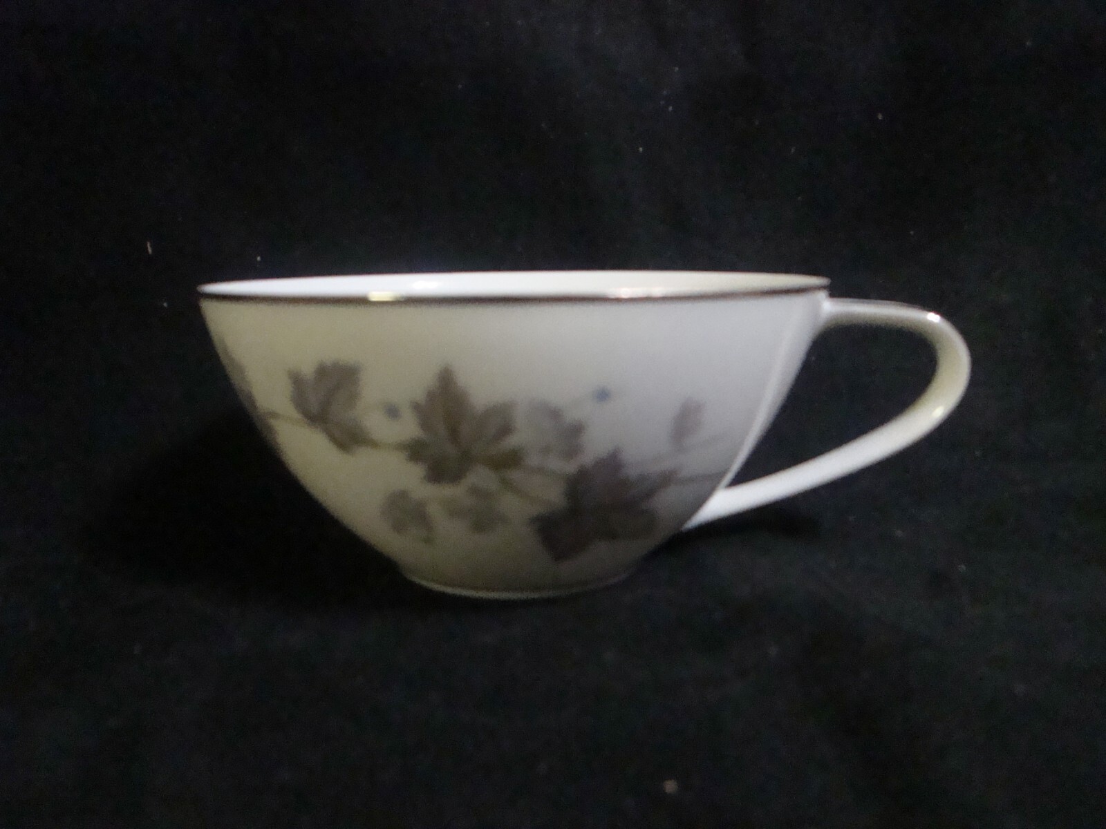 Noritake Porcelain China Ivyne Platinum Band Premium 15 Piece Lot