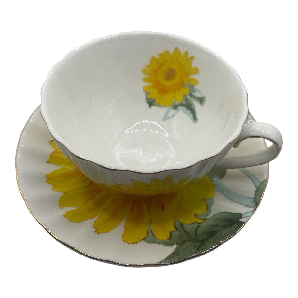 Royal Classic Sunflowers Tea Cup & Saucer Bone China Floral Design By England