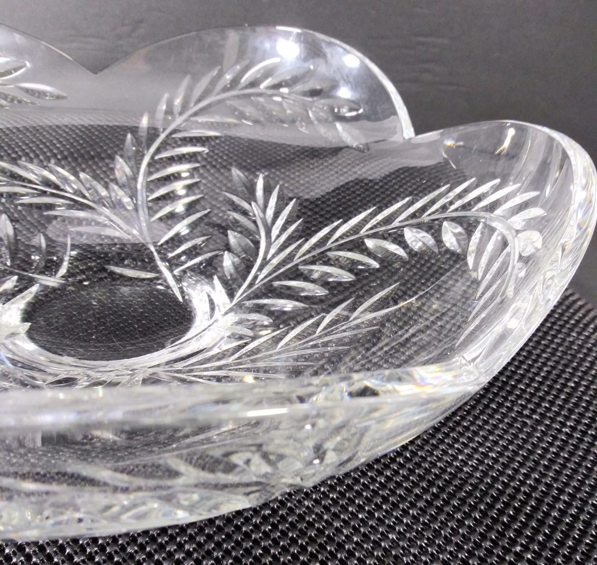 Art Glass Lead Crystal Clear Etched Wheat w/Scalloped Edge Large HEAVY Bowl