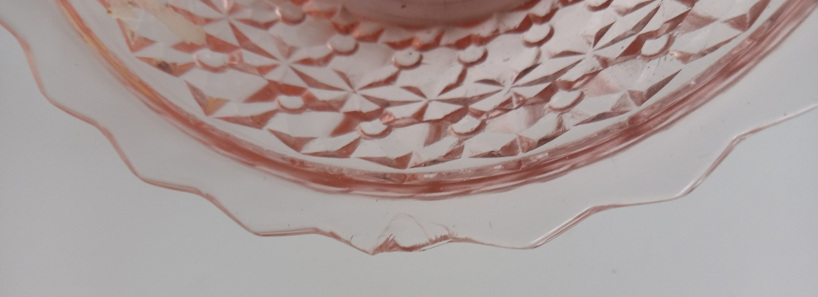 Jeannette Pink Depression Glass Holiday Buttons and Bows 19 Piece Set