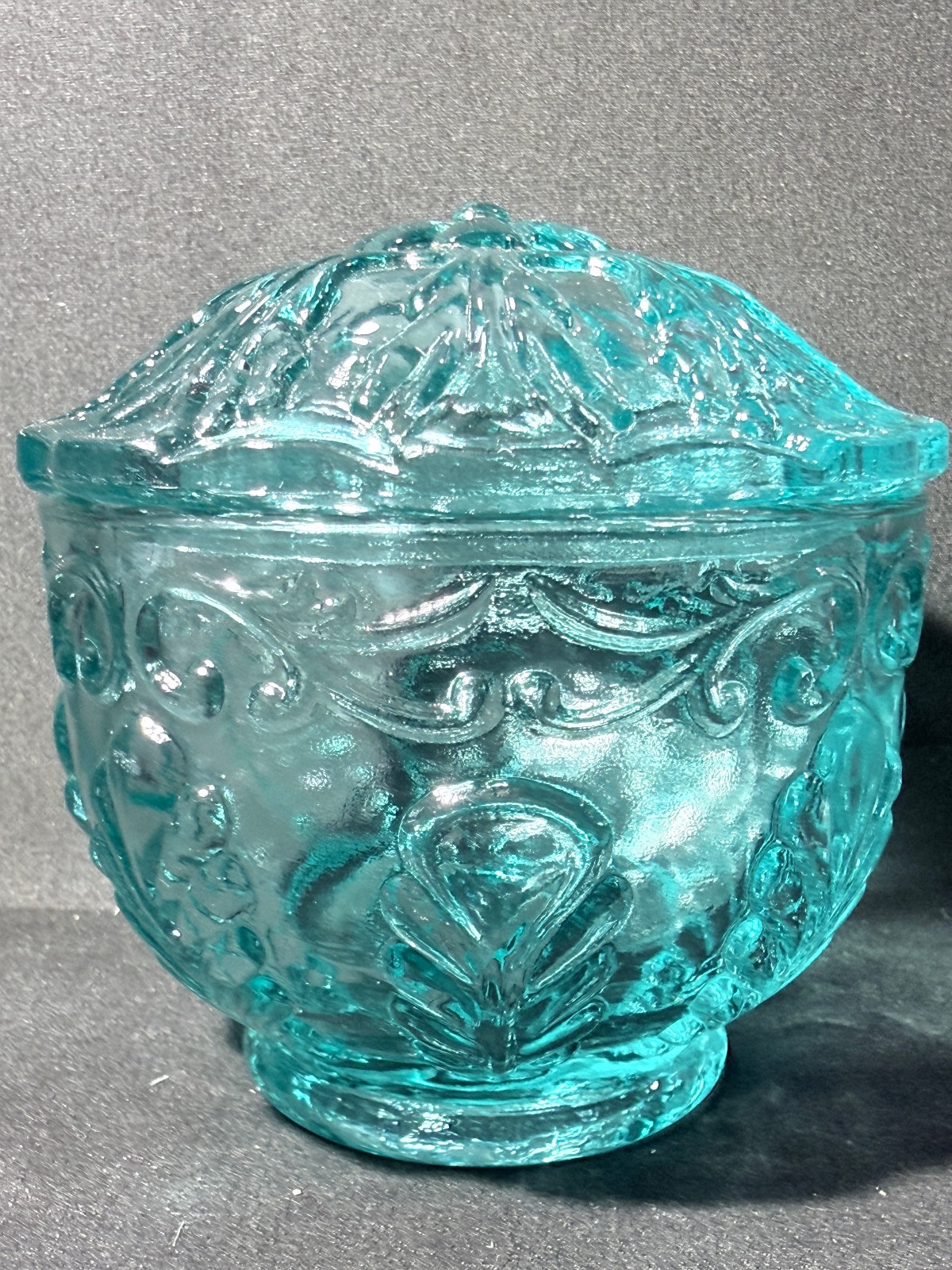 Teal Green Vaseline Uranium glass covered candy dish coffee sugar jar powder box