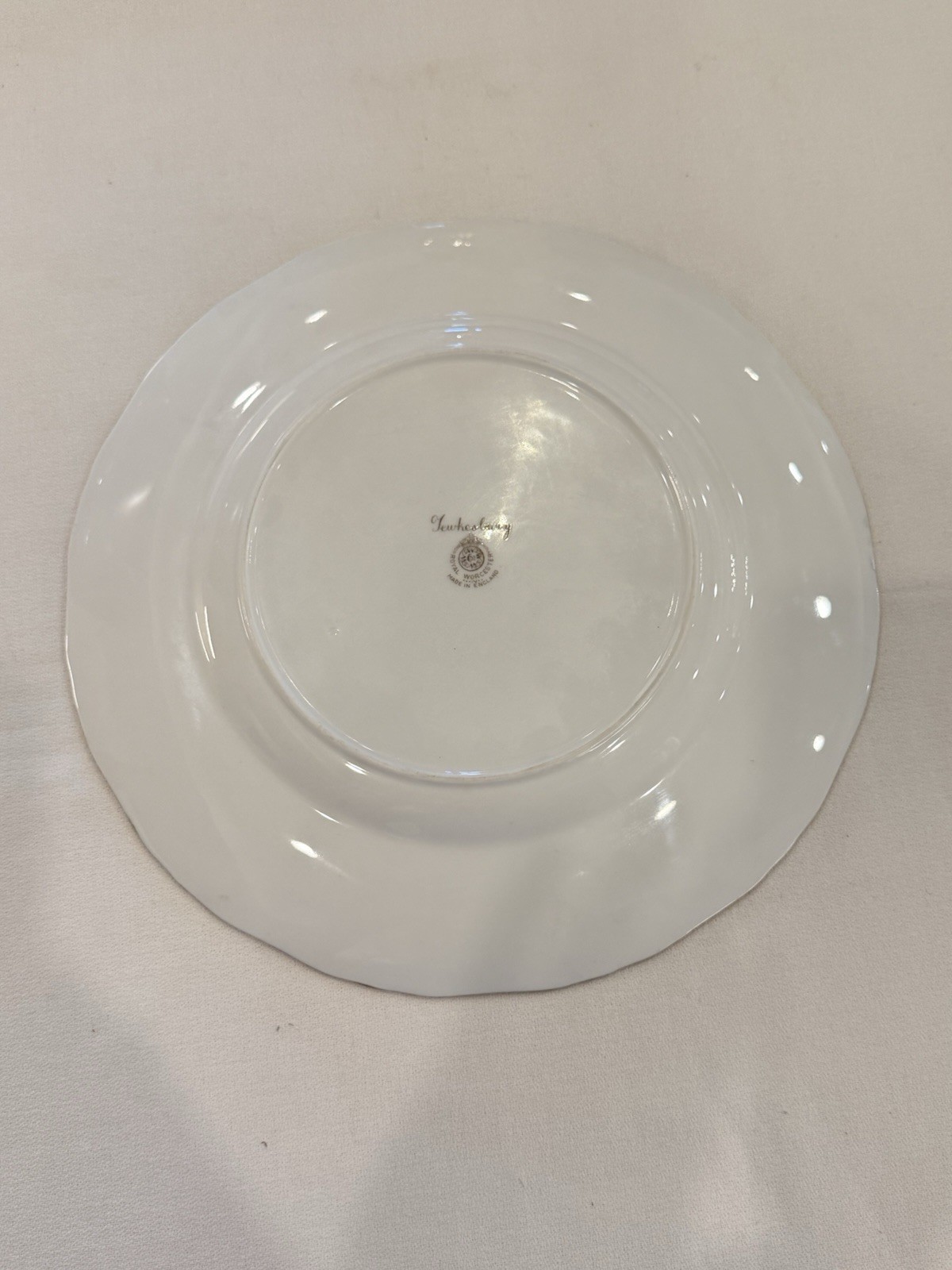 Pristine 1952 Royal Worcester Tewkesbury Plate Signed J. Smith 10.5″