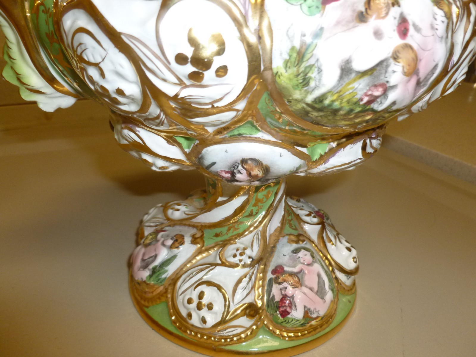 Vintage Handpainted Capodimonte Italy High Relief Bon Bon Dish w/ Cherubs