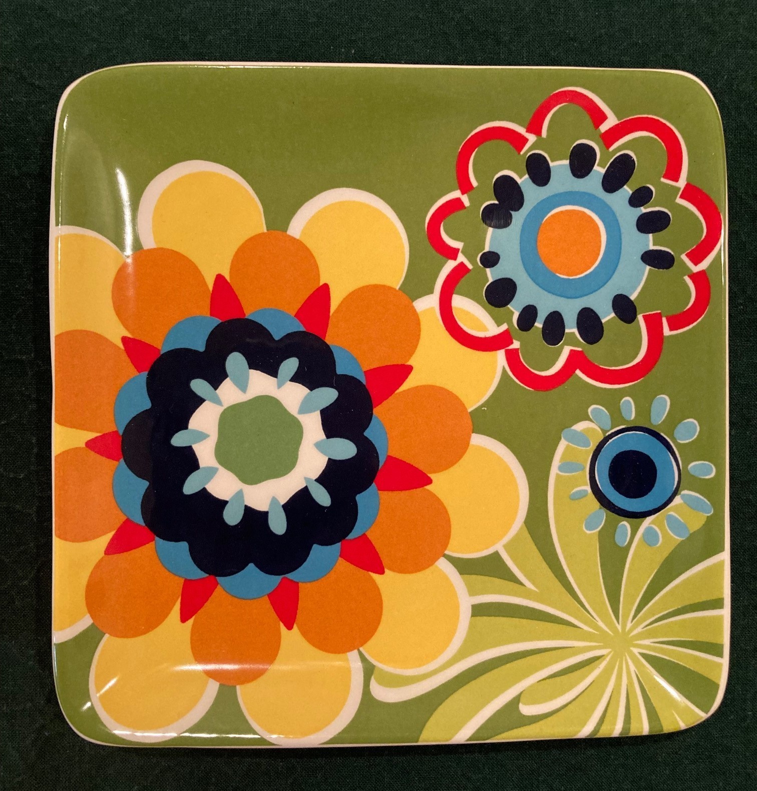 Lot of 2 Cute Bright & Colorful Pier 1 Retro Flower Square 6″ Dessert Plates