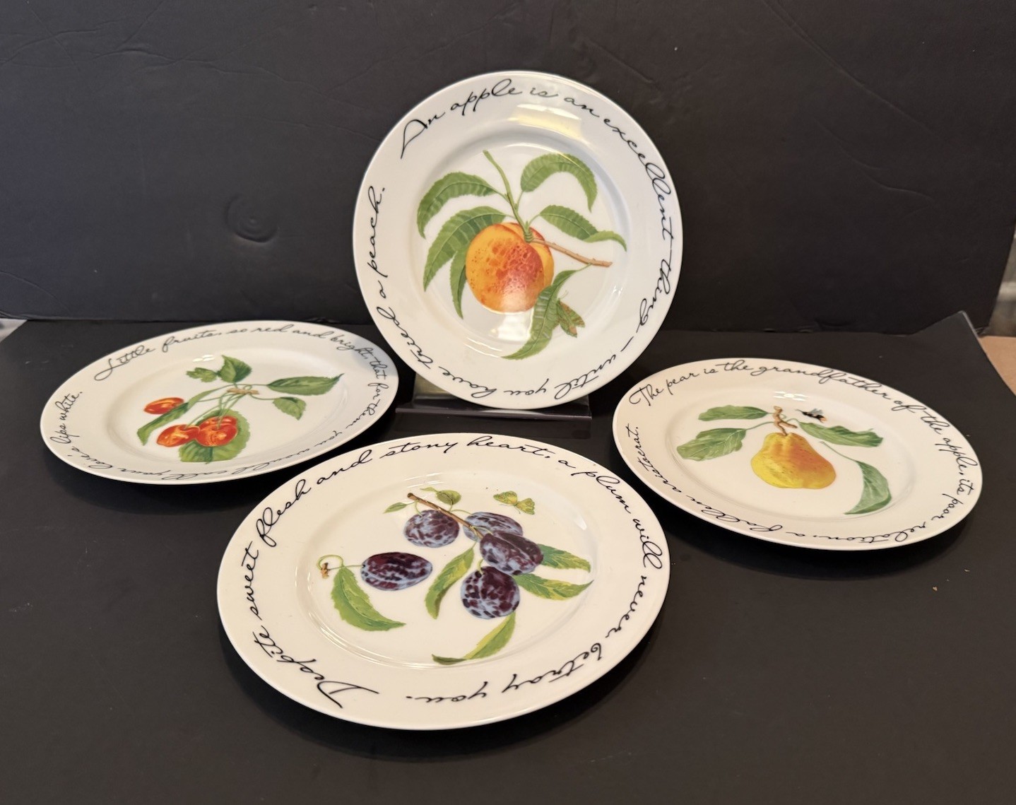 Set 4 Williams Sonoma Orchard Suite 7.5” Salad Plates Fruit Medley MINT Cond!