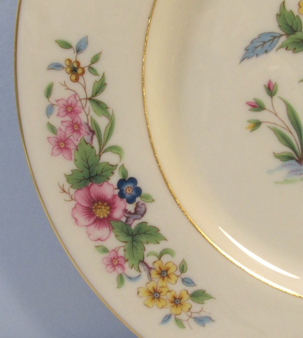 Lenox Avon Floral Dinner Plate with Gold Trim on Rim – S-300