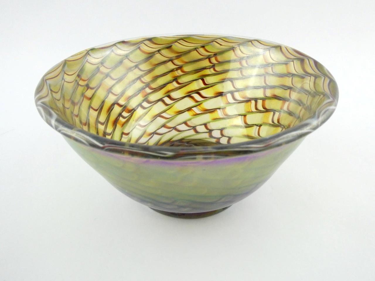 Orient and Flume Iridescent Art Glass Bowl Made in 1977 Signed Base