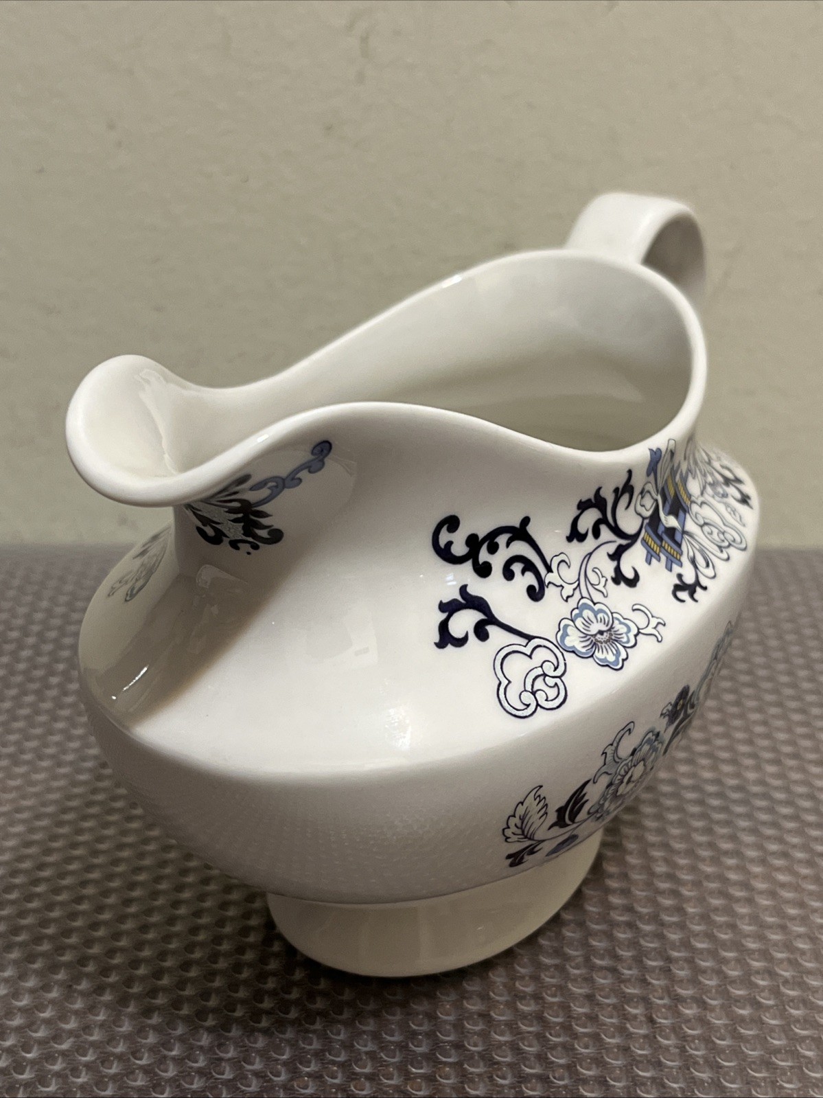 Royal Doulton NANKIN Gravy Boat & Underplate – TC 1091