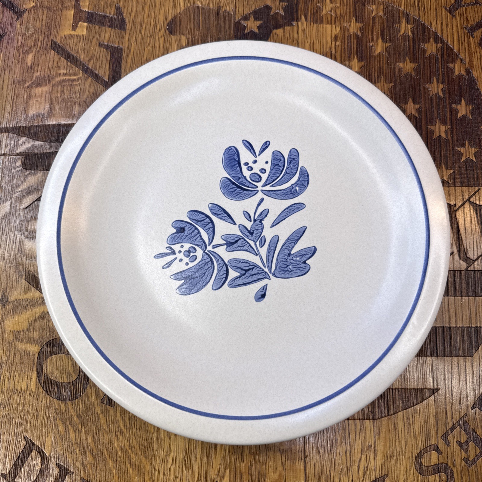 Pfaltzgraff Yorktowne Dinner Plate ~10.25″ Diameter ~1.1″ Tall