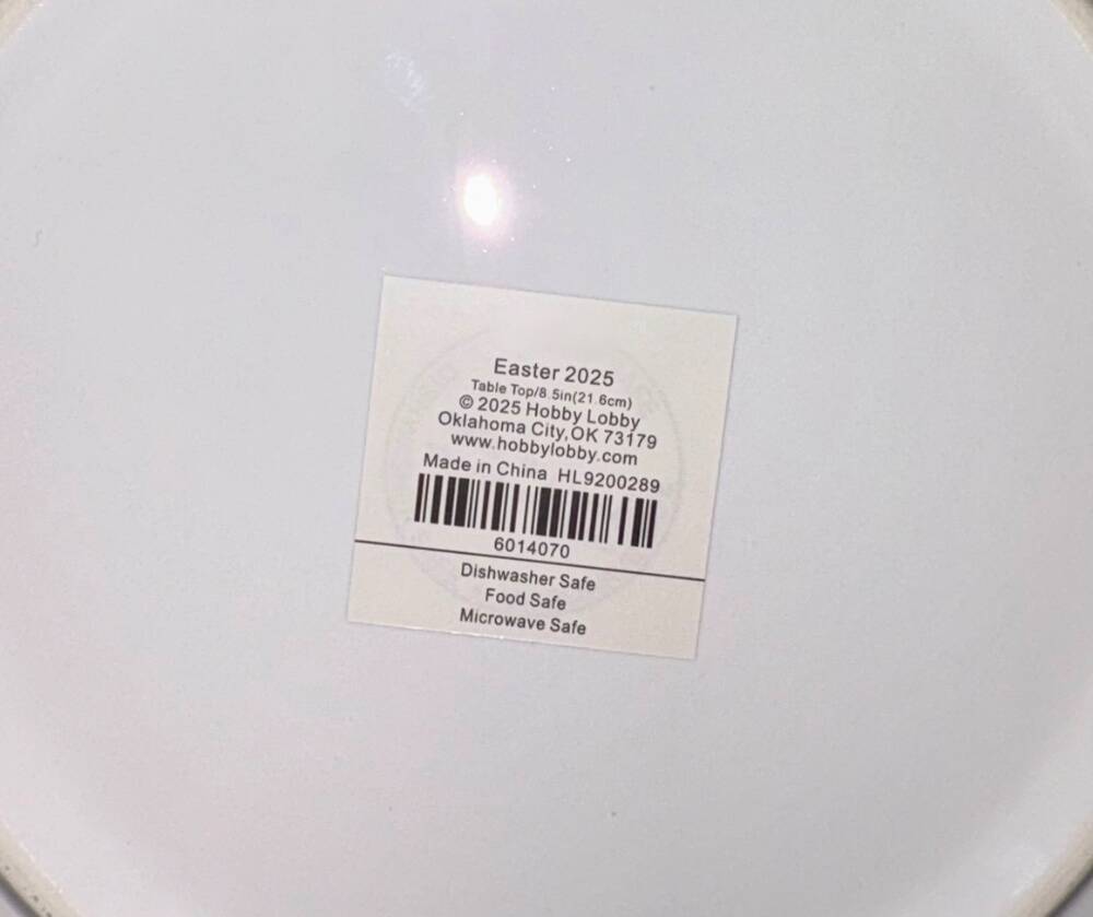 HOBBY LOBBY~BUNNIES~RABBITS~EASTER~8.5″ SALAD ACCENT PLATE~FLOWERS~NEW