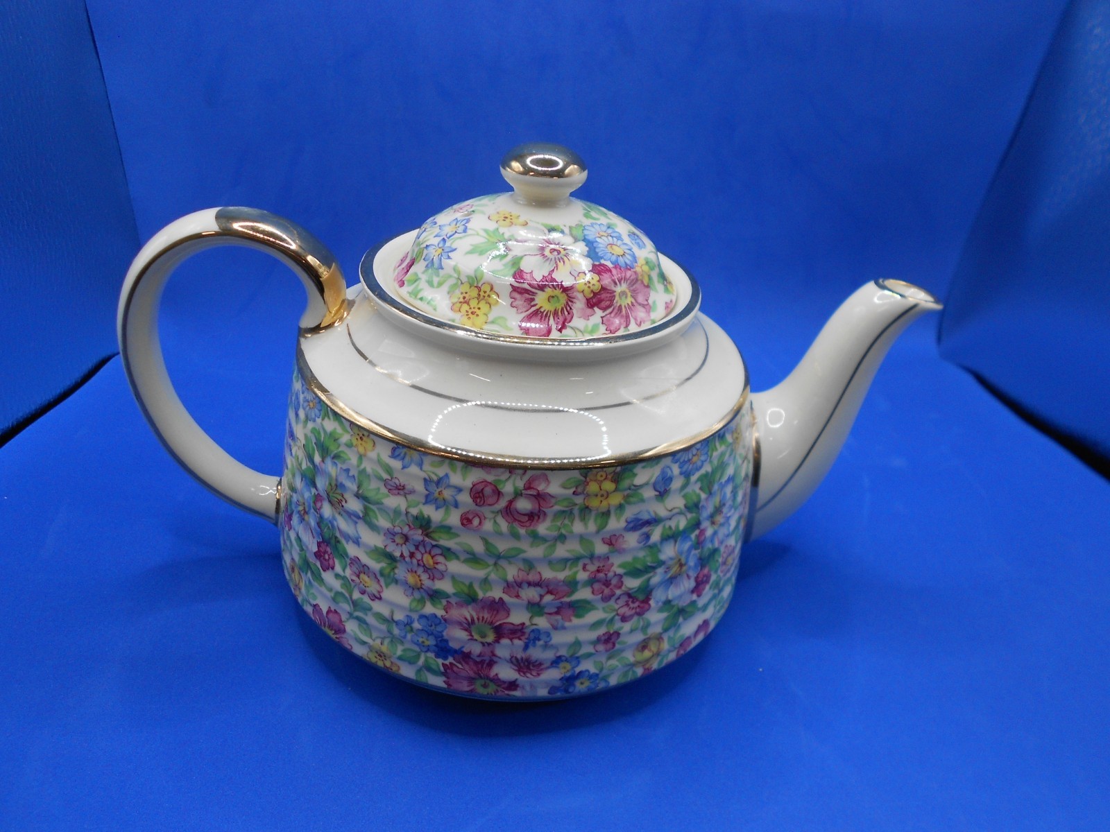 Sadler Floral Chintz Teapot Gold Trim 5 1/2 inches high England