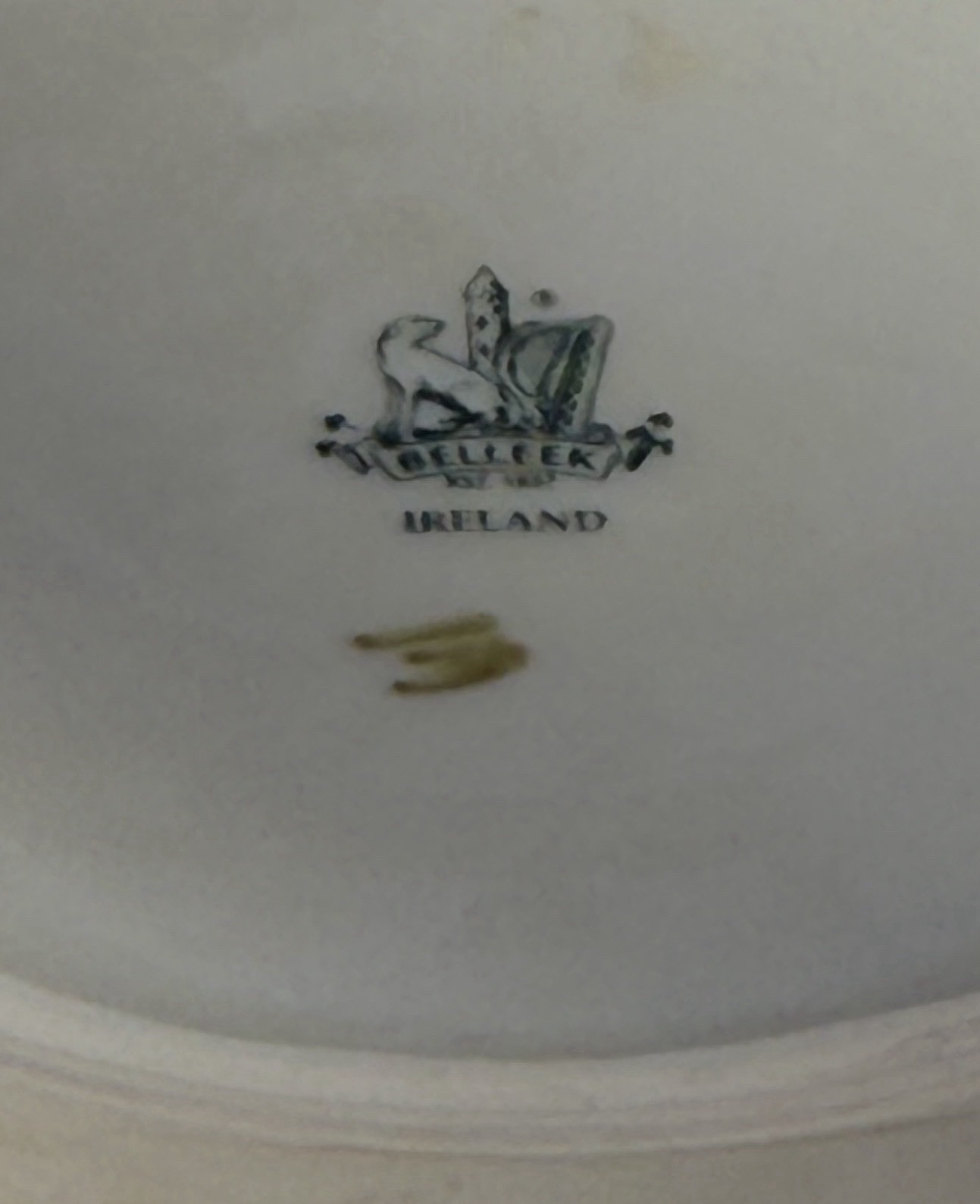 Irish Belleek – Shamrock – 2 Cup 5″ Castle Teapot