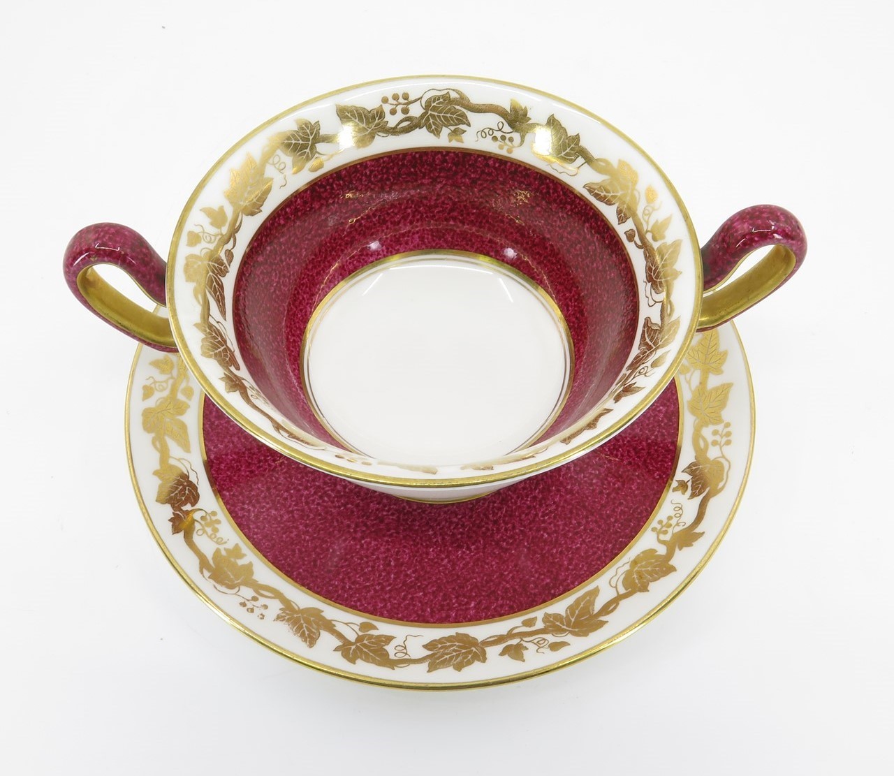 Wedgwood Whitehall Powder Ruby Red 4 Cream Soup Bowls Double Handle & 4 Saucers