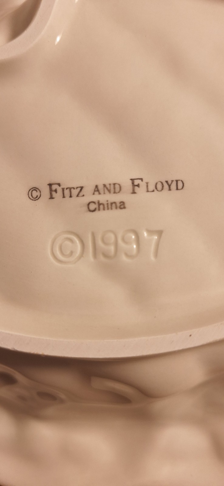 Fitz and Floyd Harvest Fruit & Vegetable Ceramic Round Decorative Plate 1997