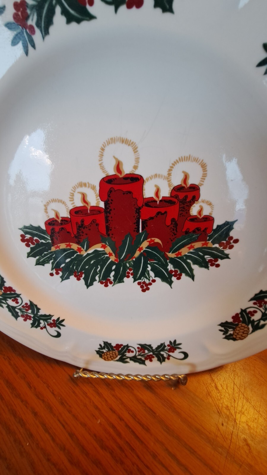 GEI Vintage Beautiful Christmas Candle Pattern 31 Piece Dinnerware Grouping