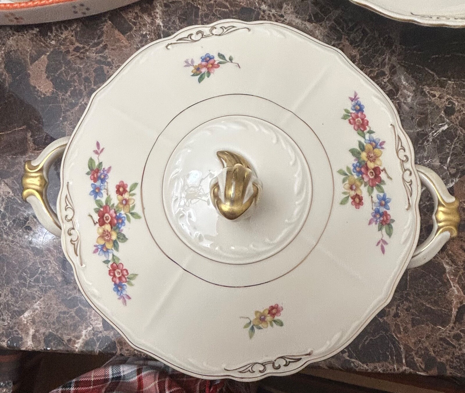Lohengrin Eschenbach Bavaria 2129 Round Covered Dish