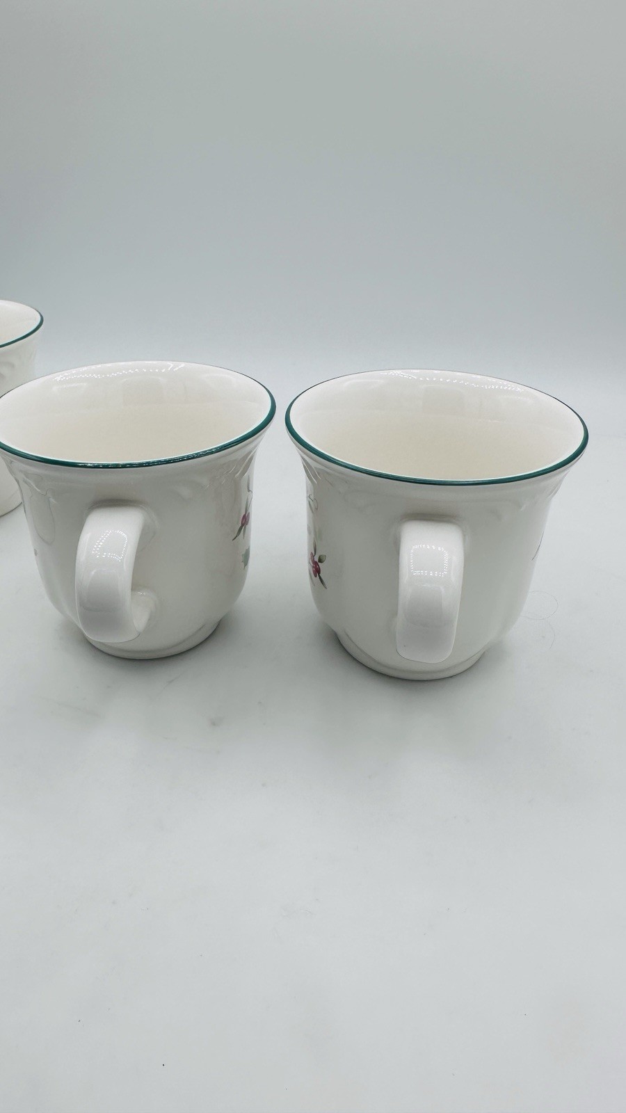 Pfaltzgraff Winterberry Set 4 Coffee Mugs Holly Berry Green Rim Stoneware