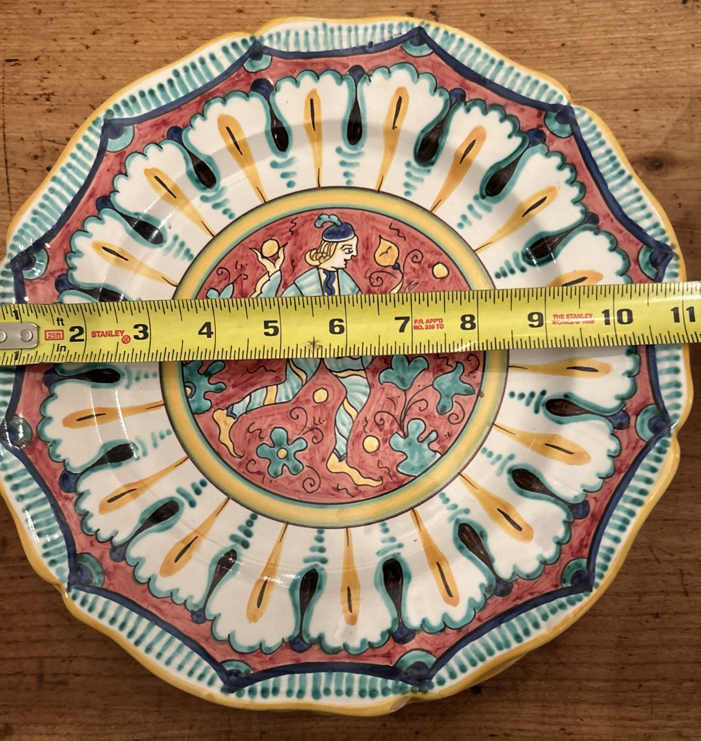 Set of 4 Deruta Majolica Pottery Renaissance Man And Woman 11″ Dinner Plates