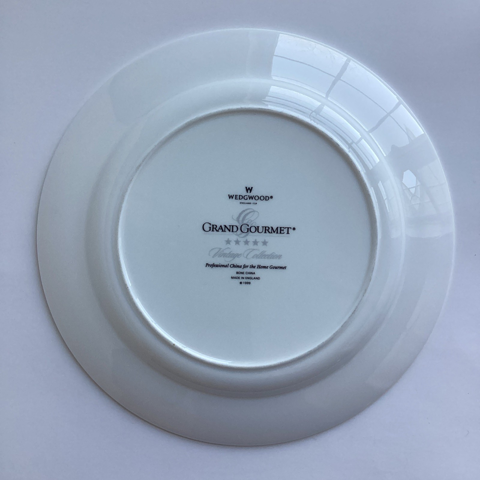 Wedgwood Grand Gourmet Vintage Collection Dinner Plates Set 8 Wine Label 9-3/4”