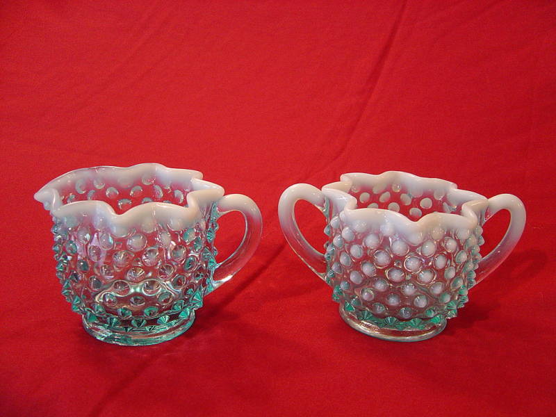 VINTAGE FENTON ART GLASS SUGAR CREAMER BLUE OPALESCENT HOBNAIL 2 PIECE SET