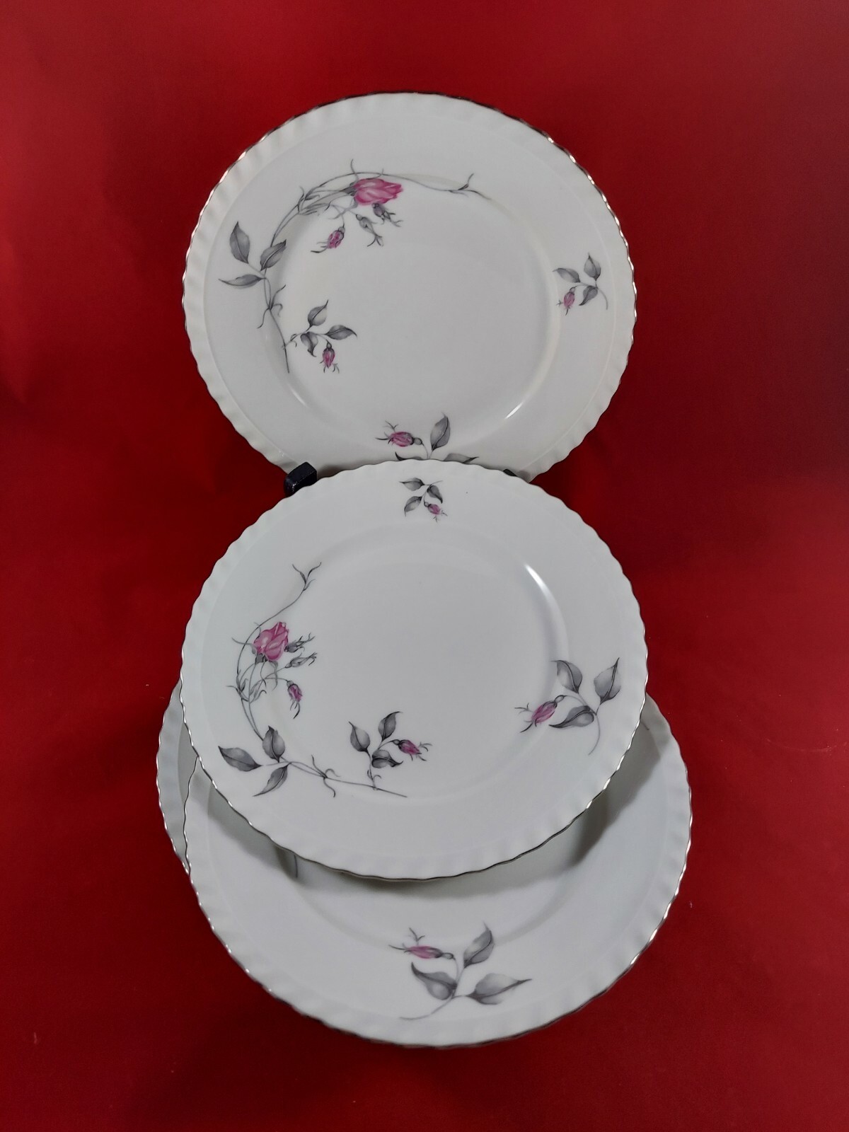 BOHEMIAN FINE CHINA “THERESA” CZECHOSLOVAKIA 4 SALAD PLATES 7 1/2″ DIAMETER.GOOD