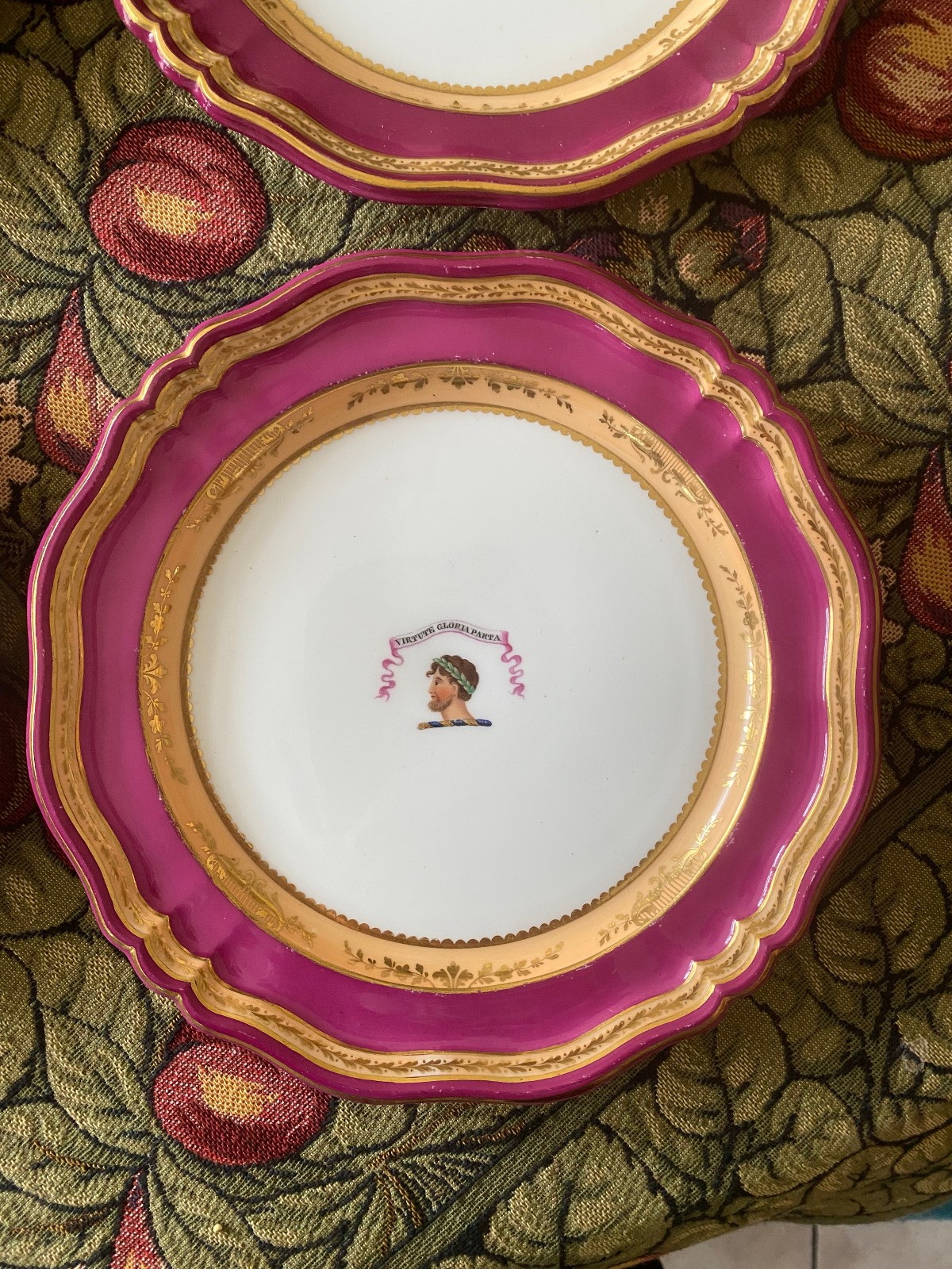 Antique 1850 – 1875 Paris Porcelain Set 4 Neoclassical Gilt Cabinet Plates