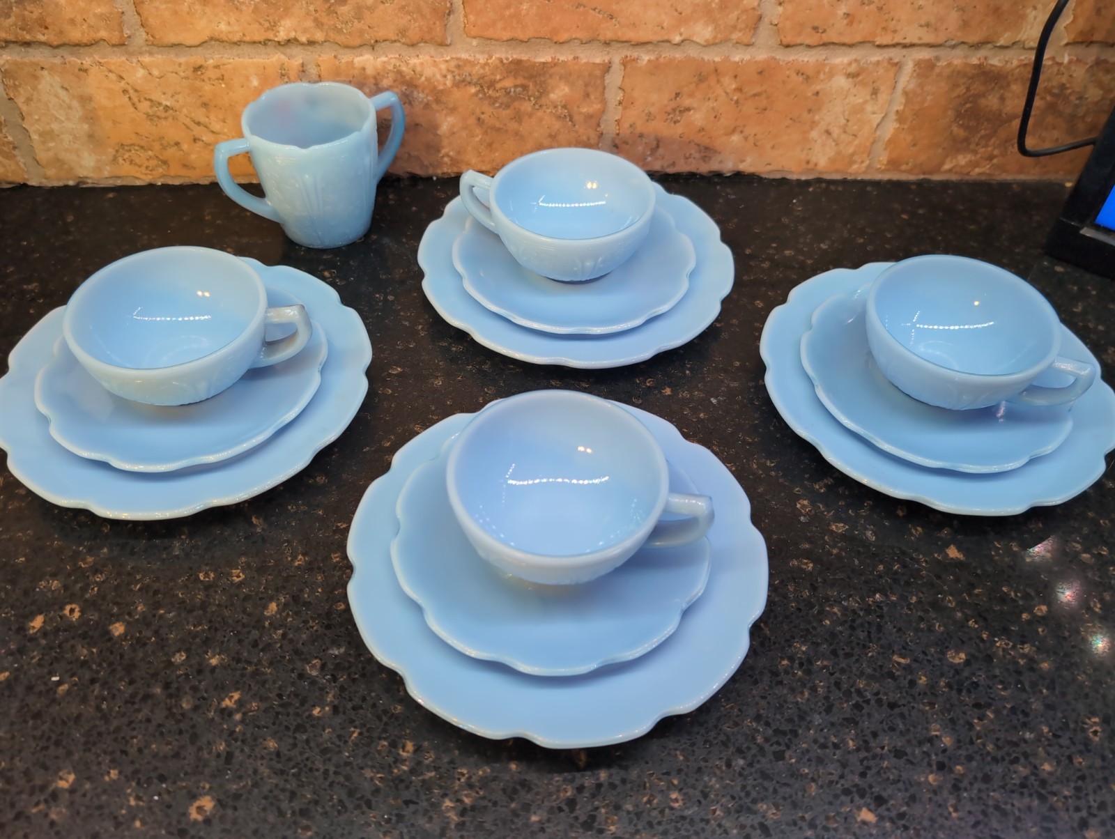 VTG JEANNETTE CHERRY BLOSSOM DELPHITE 13 PIECE JUNIOR DINNER SET