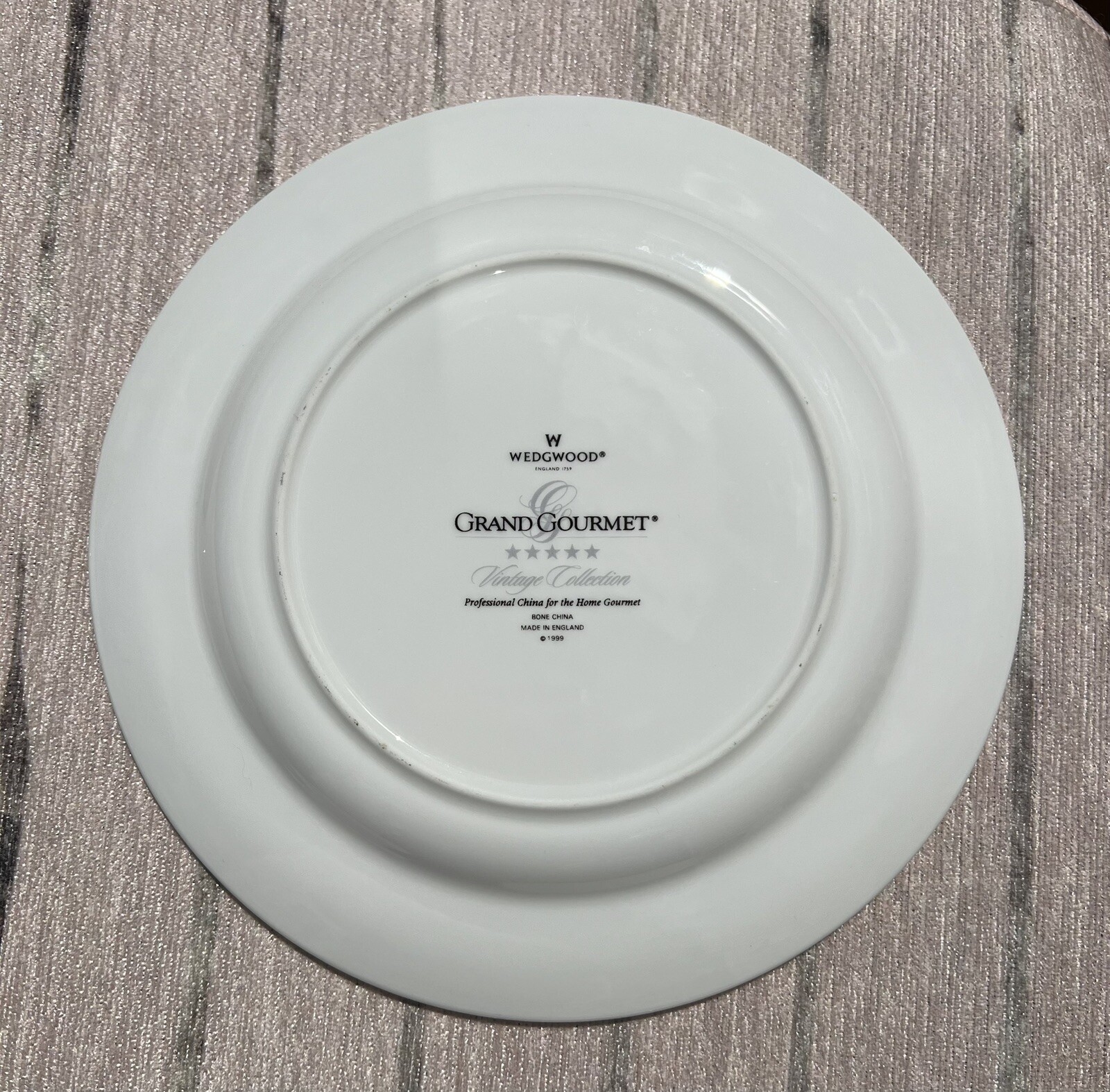 Wedgwood Bone China Vineyards Salad Plates Collection Grand Gourmet 8.5″ Vintage